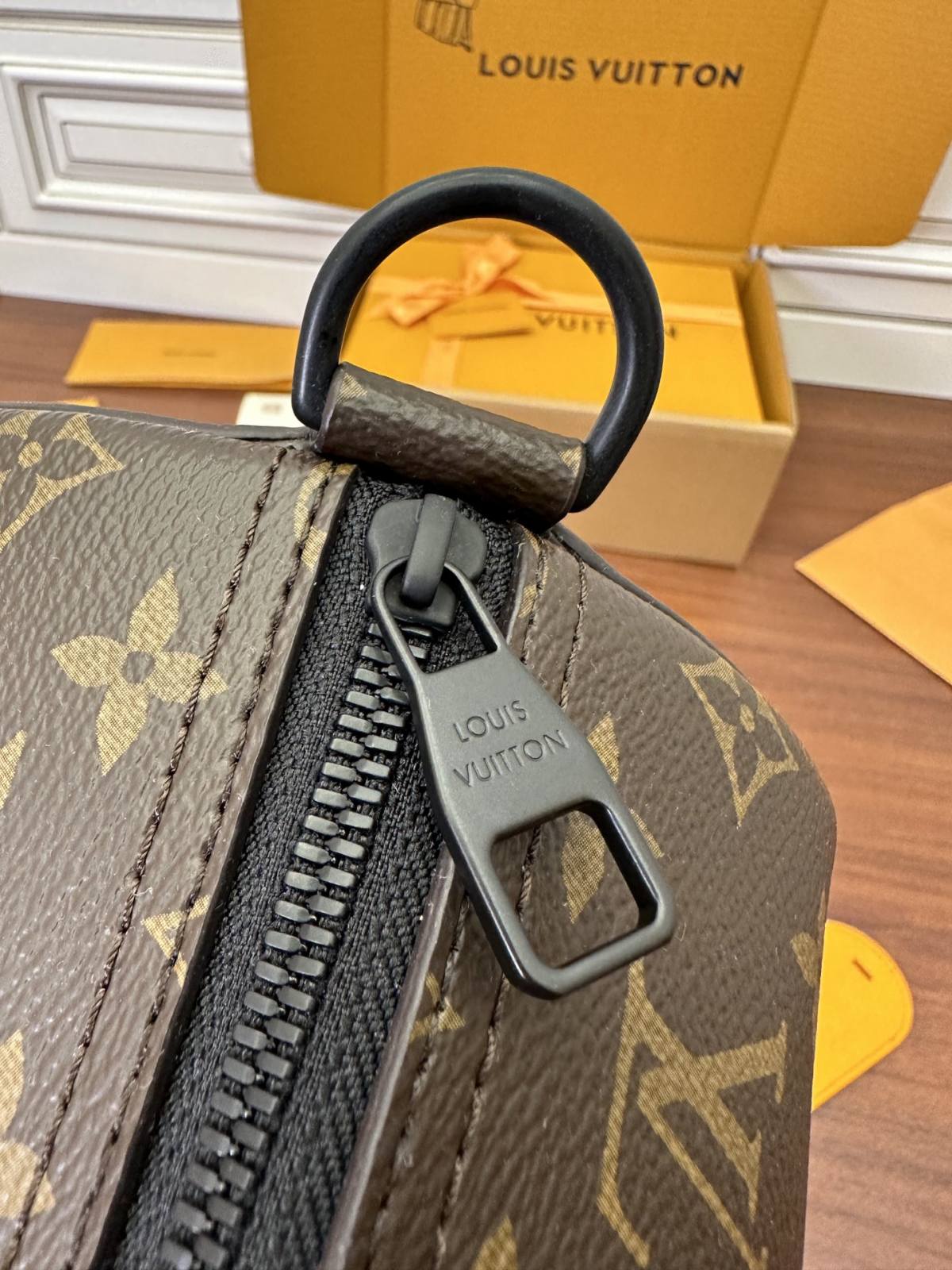 Ellebag Factory Replication Technique for Louis Vuitton Soft Polochon Handbag (M46691)-Toko Online Tas Louis Vuitton Palsu Kualitas Terbaik, Tas desainer replika ru