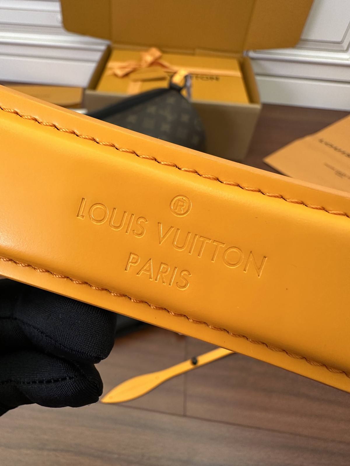 Ellebag Factory Replication Technique for Louis Vuitton Soft Polochon Handbag (M46691)-En İyi Kalite Sahte Louis Vuitton Çanta Online Mağazası, Çoğaltma tasarımcı çanta ru