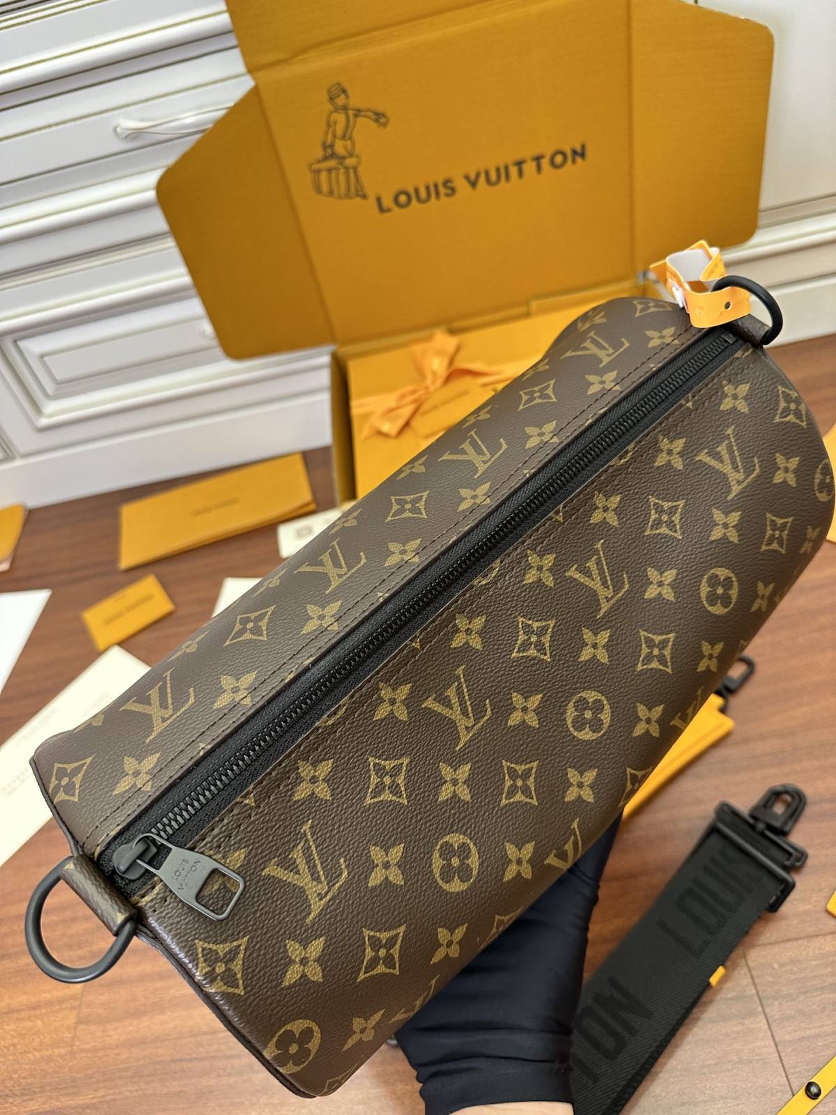 Ellebag Factory Replication Technique for Louis Vuitton Soft Polochon Handbag (M46691)-Best Quality Fake Louis Vuitton Bag Online Store, Replica designer bag ru