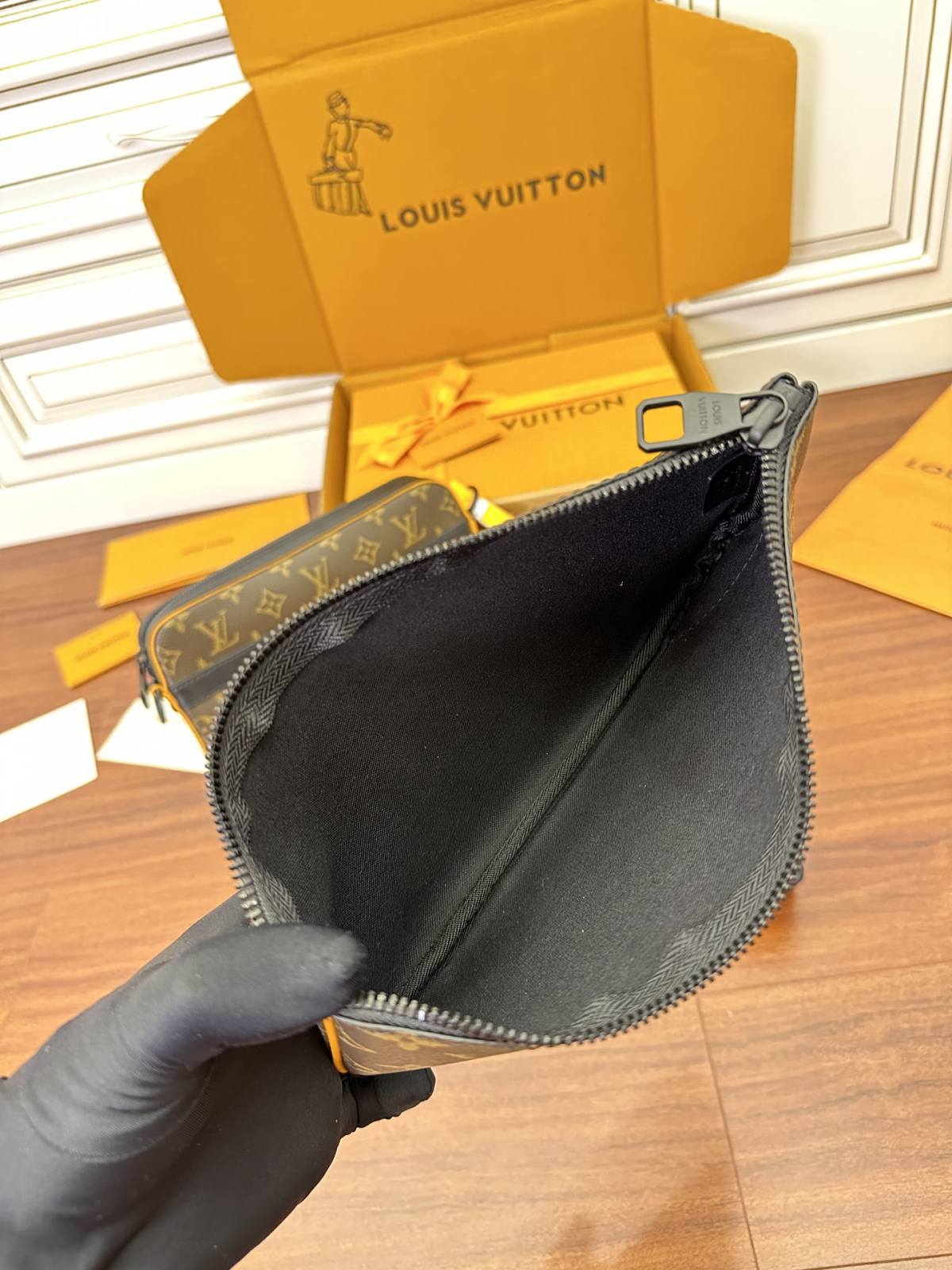 Ellebag Factory Replication Technique for Louis Vuitton Trio Messenger Bag (M46694) with Yellow Leather-Best Quality Replica designer Bag factory in China