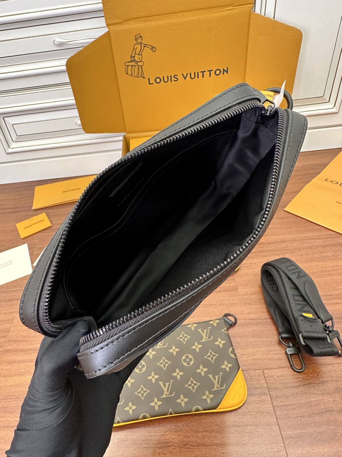 Ellebag Factory Replication Technique for Louis Vuitton Trio Messenger Bag (M46694) with Yellow Leather-Best Quality Replica designer Bag factory in China