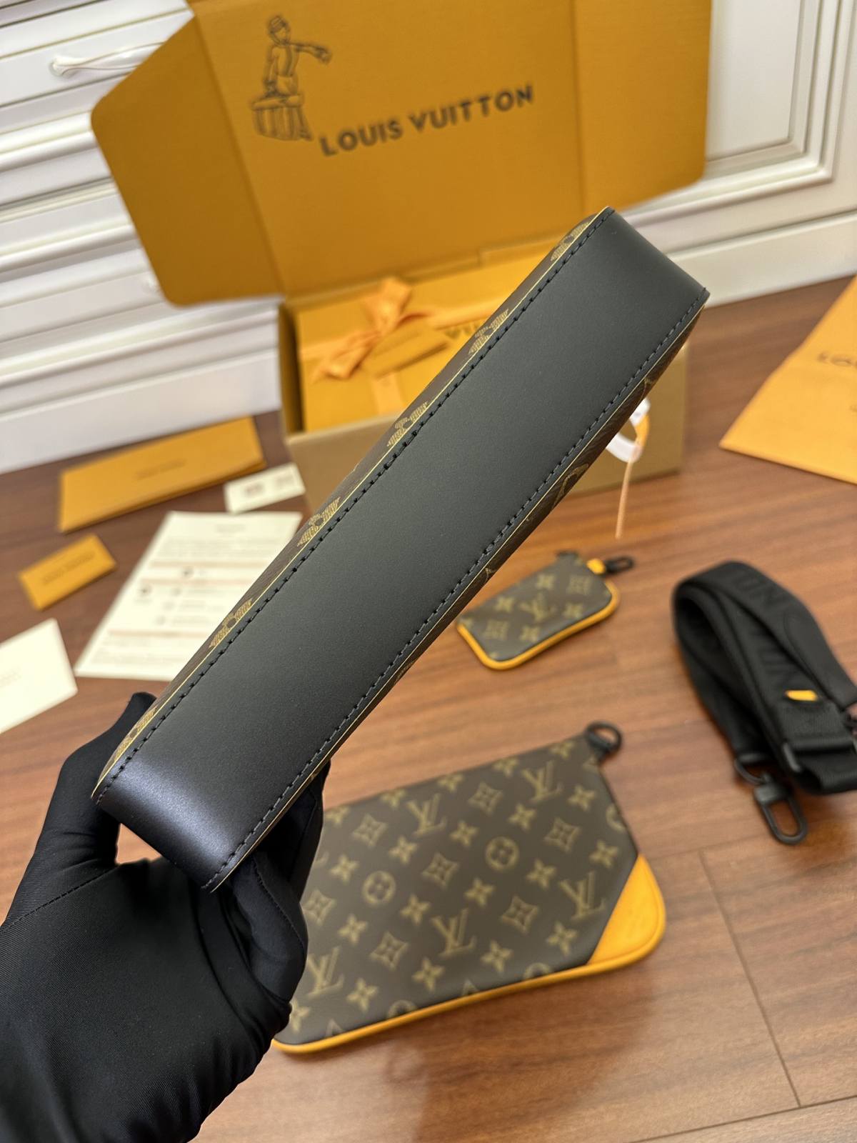 Ellebag Factory Replication Technique for Louis Vuitton Trio Messenger Bag (M46694) with Yellow Leather-En İyi Kalite Sahte Louis Vuitton Çanta Online Mağazası, Çoğaltma tasarımcı çanta ru