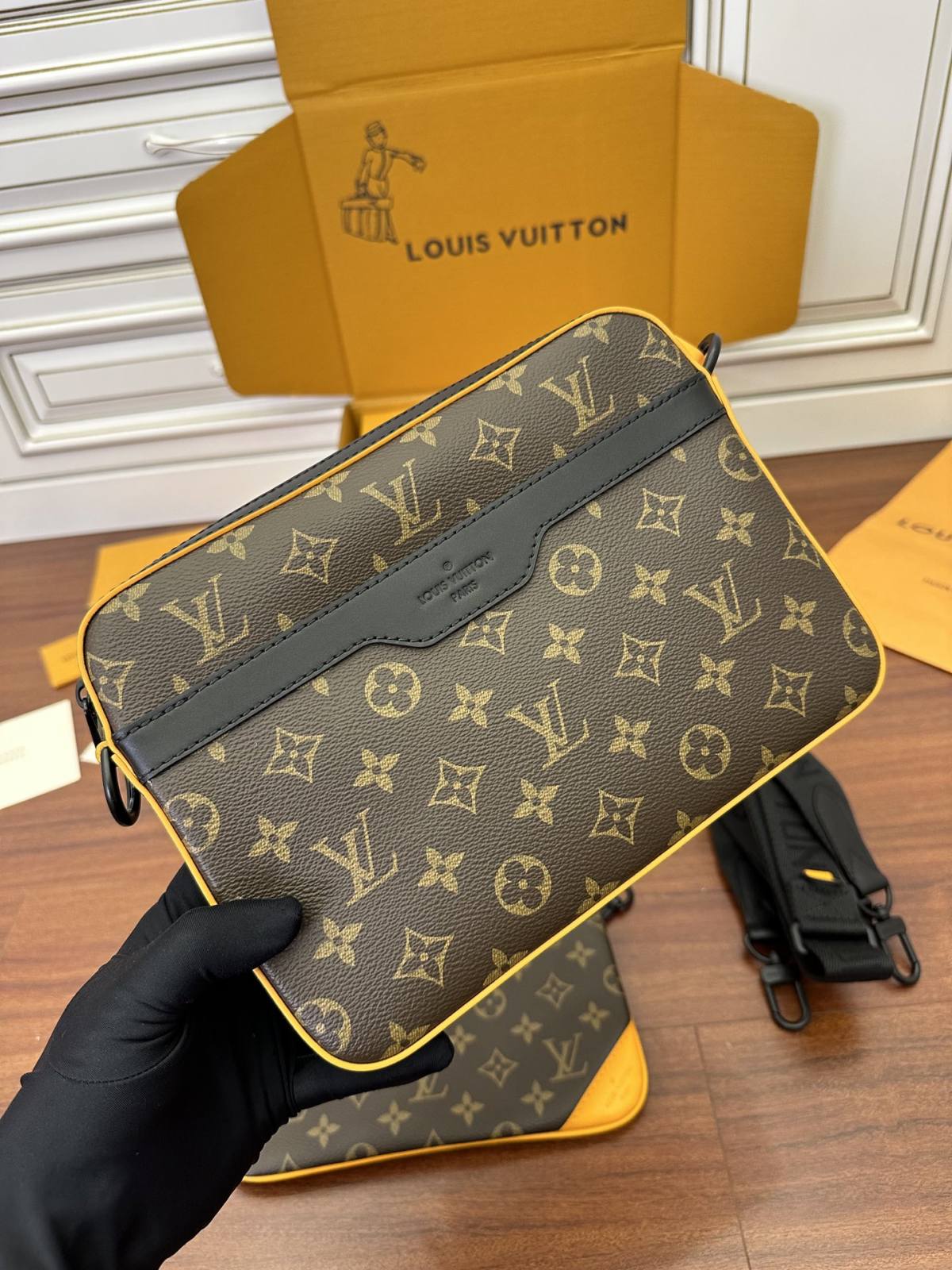 Ellebag Factory Replication Technique for Louis Vuitton Trio Messenger Bag (M46694) with Yellow Leather-Best Quality Replica designer Bag factory in China