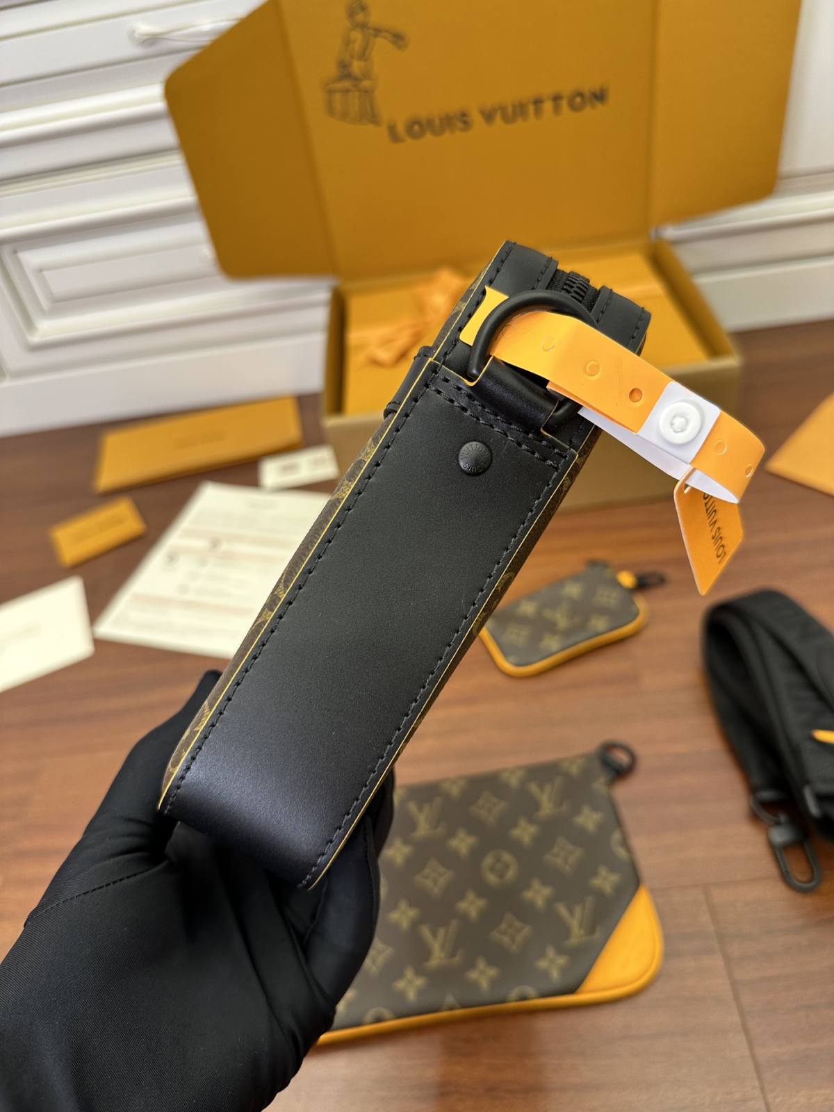 Ellebag Factory Replication Technique for Louis Vuitton Trio Messenger Bag (M46694) with Yellow Leather-Paras laatu väärennetty Louis Vuitton laukku verkkokauppa, replika suunnittelija laukku ru