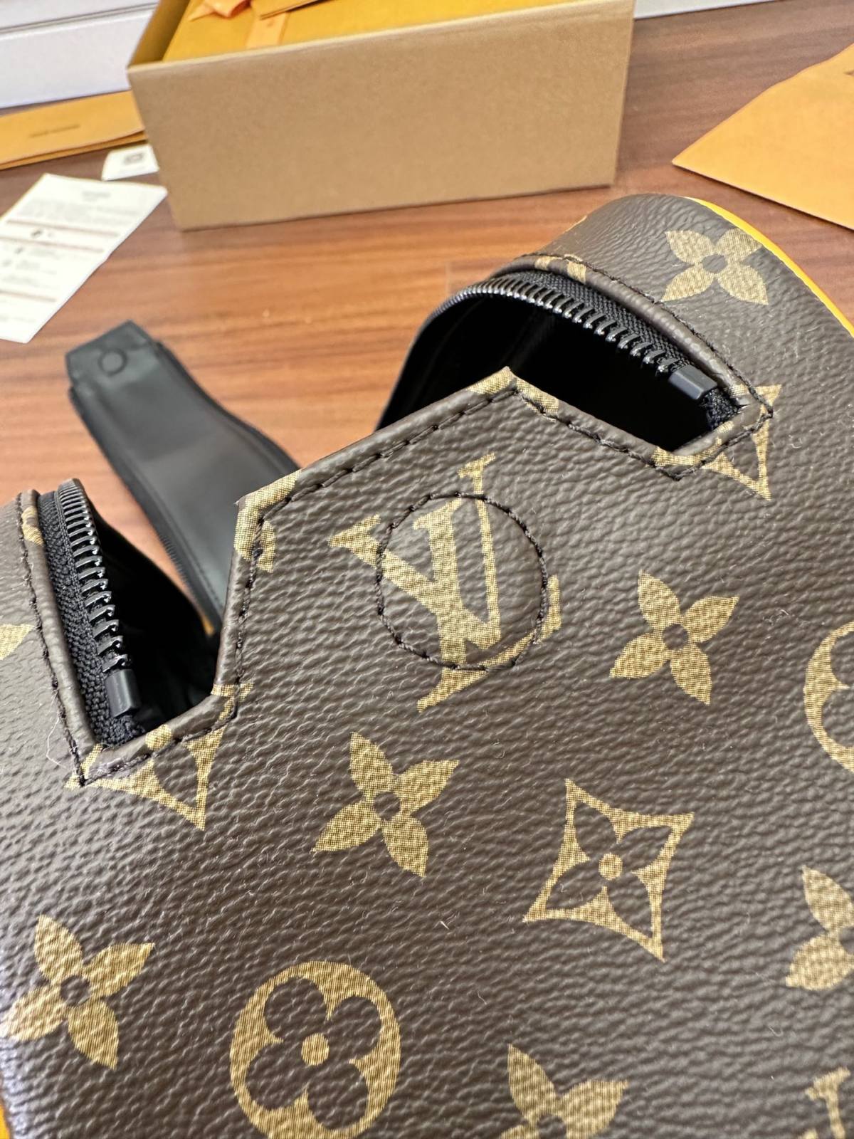 Ellebag replica art: Louis Vuitton DOPP KIT Toiletry Bag (M46696)-Tayada ugu Fiican ee Louis Vuitton Boorsada Online Store, Bac naqshadeeye nuqul ah