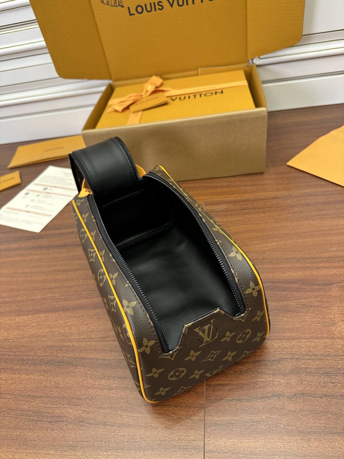 Ellebag replica art: Louis Vuitton DOPP KIT Toiletry Bag (M46696)-Beste Kwaliteit Vals Louis Vuitton Sak Aanlyn Winkel, Replika ontwerper sak ru