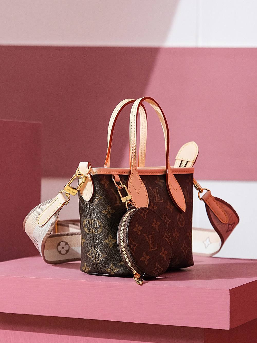 Ellebag new comming replica bag: Neverfull BB New Handbag (M46705)-ហាងអនឡាញកាបូប Louis Vuitton ក្លែងក្លាយដែលមានគុណភាពល្អបំផុត កាបូបអ្នករចនាម៉ូដចម្លង ru