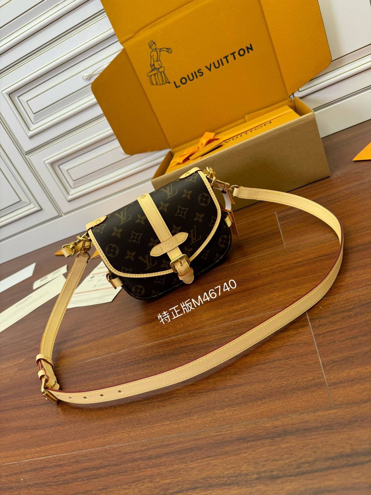 Ellebag replication of the Louis Vuitton SAUMUR BB Handbag (M46740)-Labākās kvalitātes viltotās Louis Vuitton somas tiešsaistes veikals, dizaineru somas kopija ru