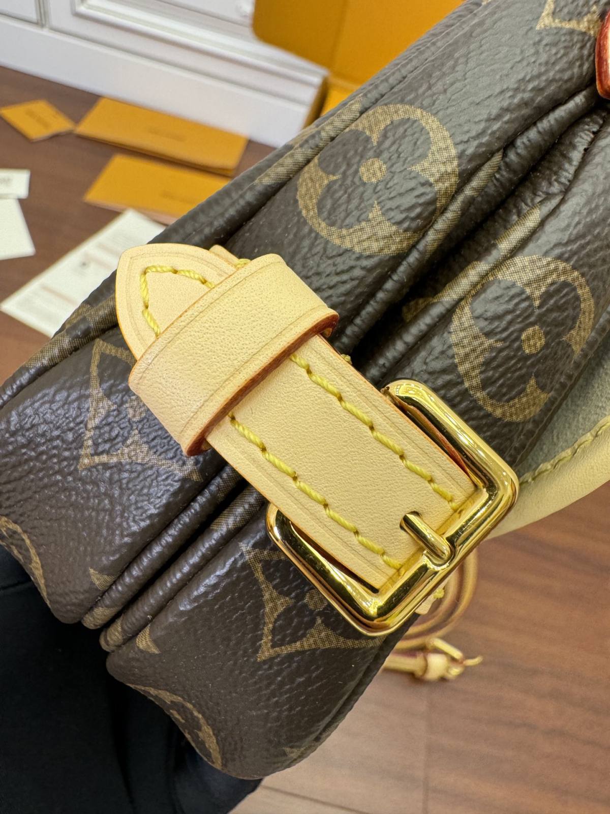 Ellebag replication of the Louis Vuitton SAUMUR BB Handbag (M46740)-最好的質量假路易威登包網上商店，複製設計師包 ru