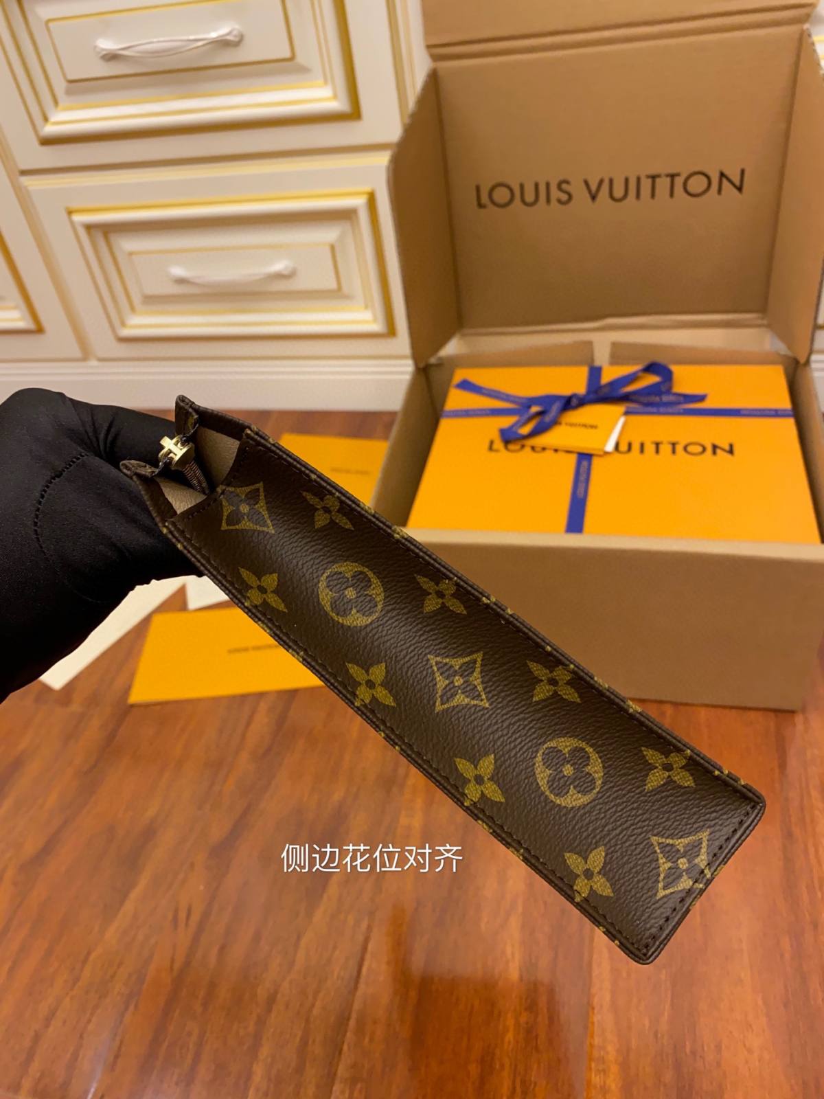 The replication of the Louis Vuitton M47542 Toiletry Bag by Ellebag Factory-Best Quality Replica designer Bag factory in China