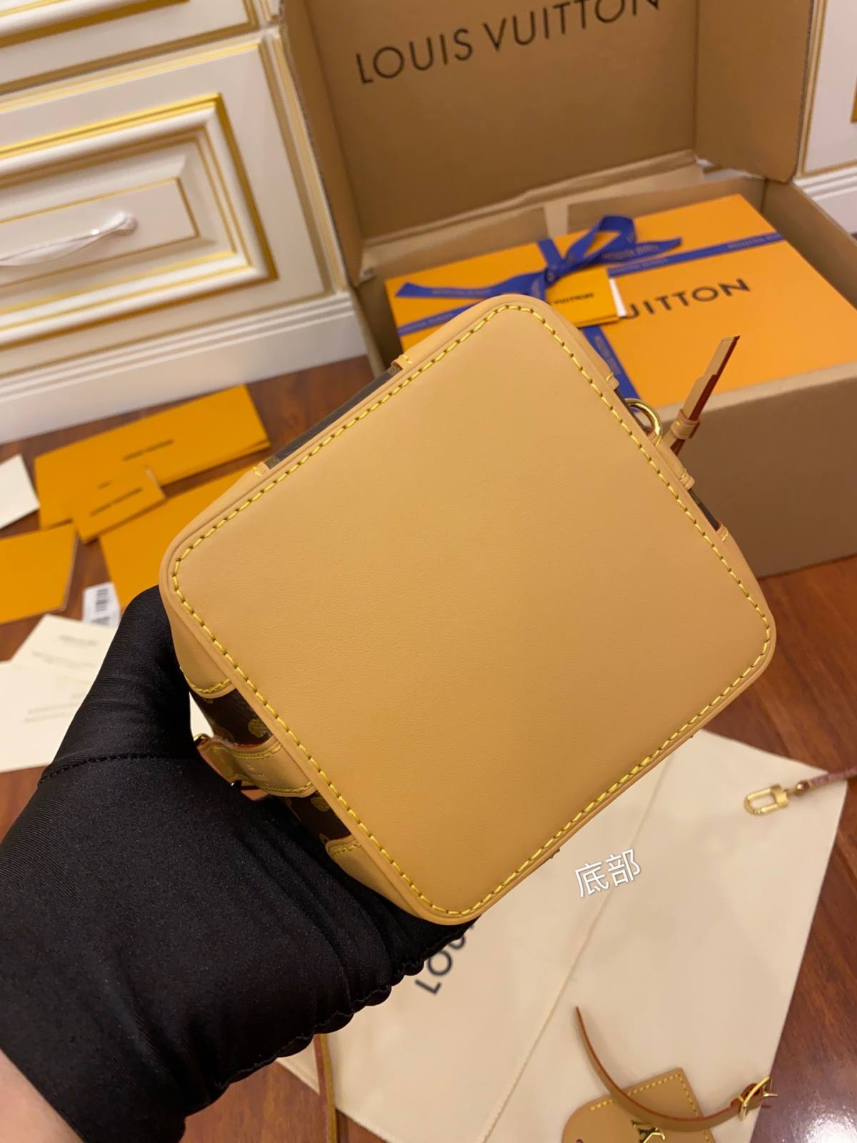 Ellebag’s Masterful Replica: The Louis Vuitton M57099 Noe Purse – A Tribute to Elegance and Craftsmanship-Tayada ugu Fiican ee Louis Vuitton Boorsada Online Store, Bac naqshadeeye nuqul ah