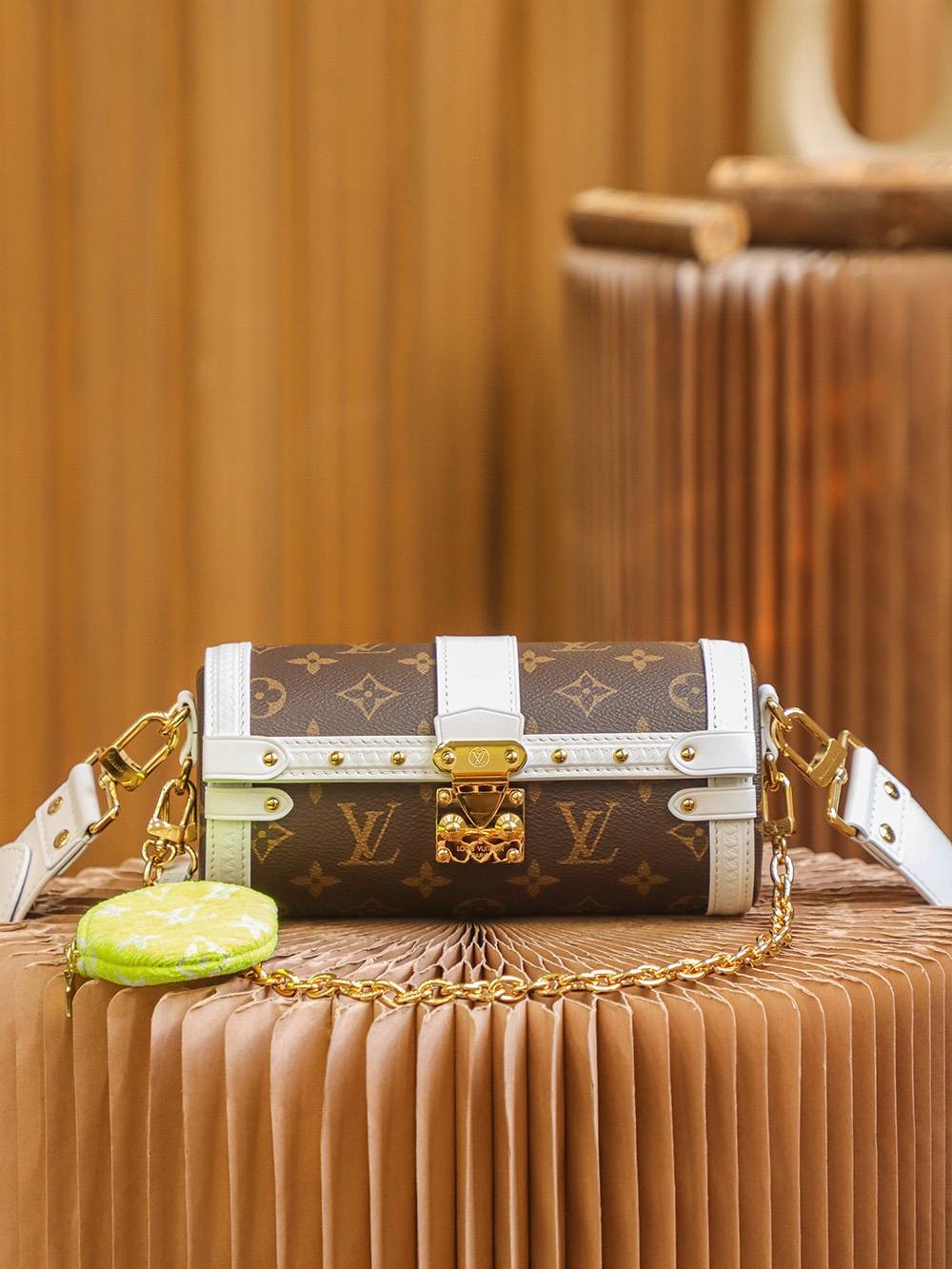 Ellebag’s Masterful Replica Craftsmanship: Louis Vuitton M57835 PAPILLON TRUNK in White Epi Embossed Leather-ร้านค้าออนไลน์กระเป๋า Louis Vuitton ปลอมคุณภาพดีที่สุด, กระเป๋าออกแบบจำลอง ru