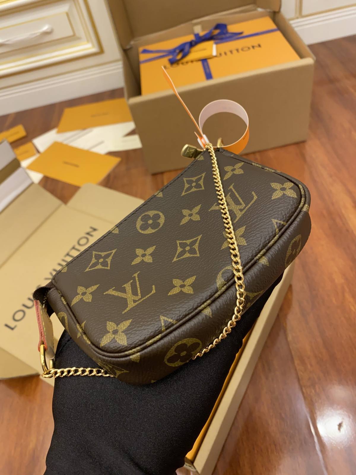 Ellebag Factory’s Replication Technique for Louis Vuitton M58009 MINI POCHETTE ACCESSORIES Classic Monogram Coin Purse Hand Clutch-Լավագույն որակի կեղծ Louis Vuitton պայուսակների առցանց խանութ, Replica դիզայներական պայուսակ ru