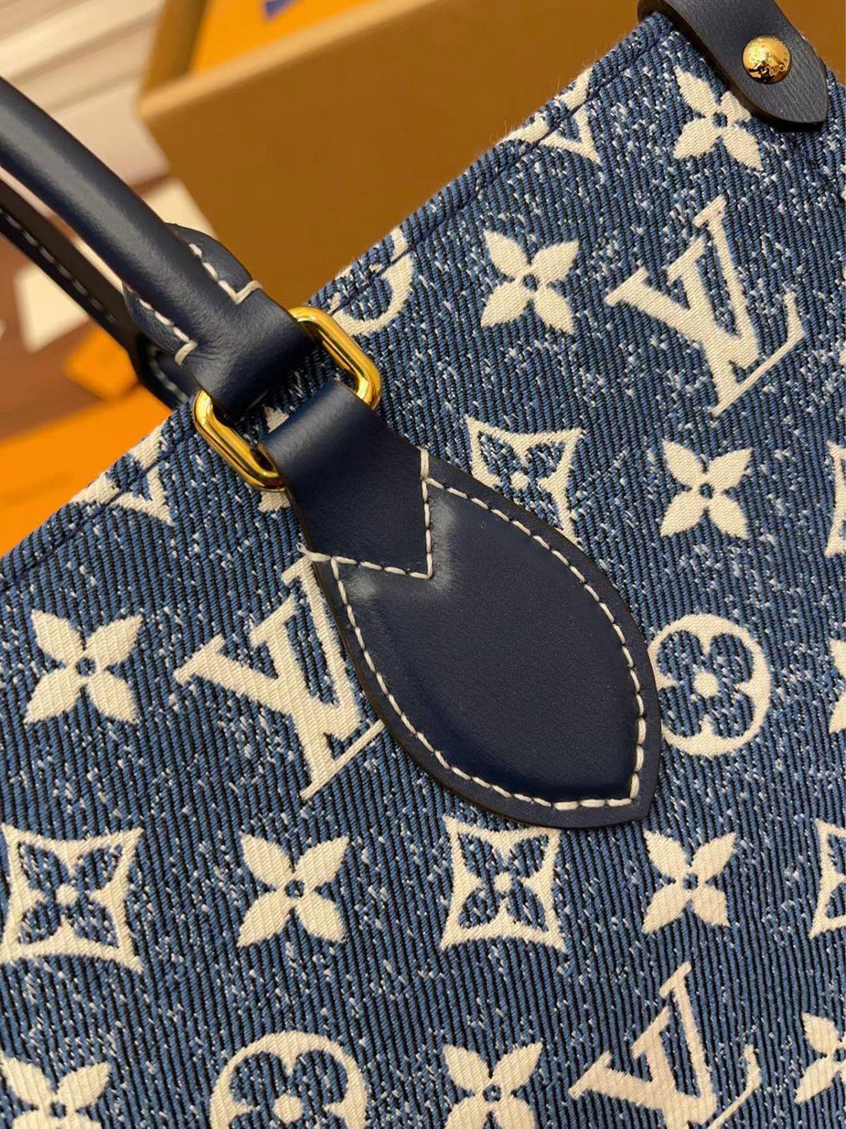 Ellebag Factory’s Replication Craftsmanship for Louis Vuitton ONTHEGO Medium Handbag (M59608) – Onthego Monogram Embossed Denim-Kedai Dalam Talian Beg Louis Vuitton Palsu Kualiti Terbaik, Beg reka bentuk replika ru