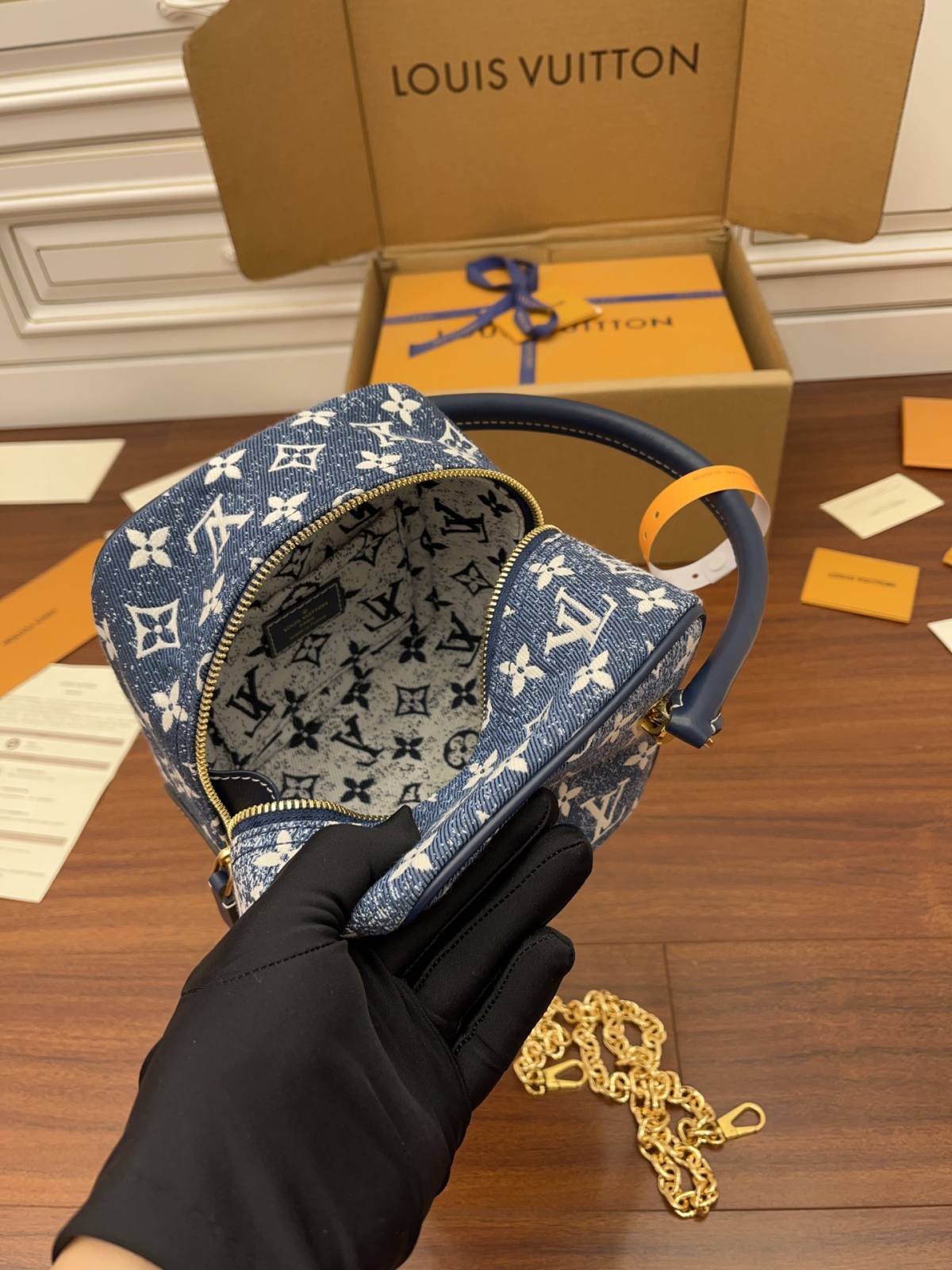 Ellebag’s Exquisite Replication of Louis Vuitton M59611 Square Bag – A Denim Delight-Legjobb minőségű hamis Louis Vuitton táska online áruház, replika designer táska ru