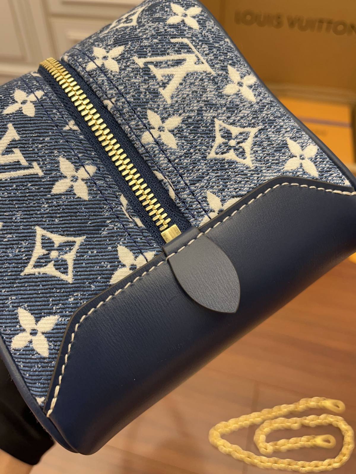 Ellebag’s Exquisite Replication of Louis Vuitton M59611 Square Bag – A Denim Delight-Best Quality Replica designer Bag factory in China