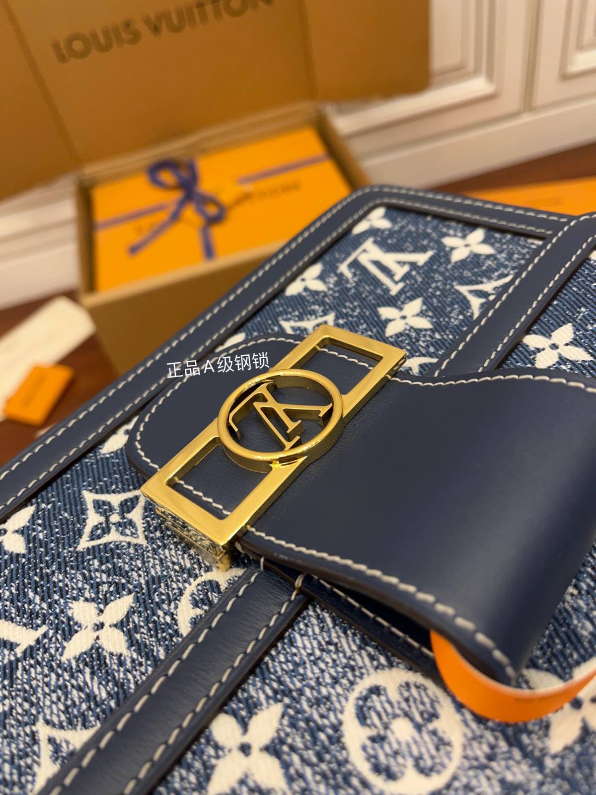 Ellebag’s Masterful Replica of Louis Vuitton M59631 DAUPHINE Medium Handbag – A Denim Marvel-ʻOi aku ka maikaʻi o ka ʻeke Louis Vuitton ʻeke hoʻopunipuni ma ka hale kūʻai pūnaewele, ʻeke hoʻolālā kope ru