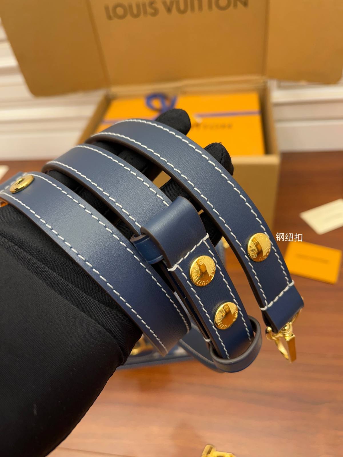 Ellebag’s Masterful Replica of Louis Vuitton M59631 DAUPHINE Medium Handbag – A Denim Marvel-Bescht Qualitéit Fake Louis Vuitton Bag Online Store, Replica Designer Bag ru