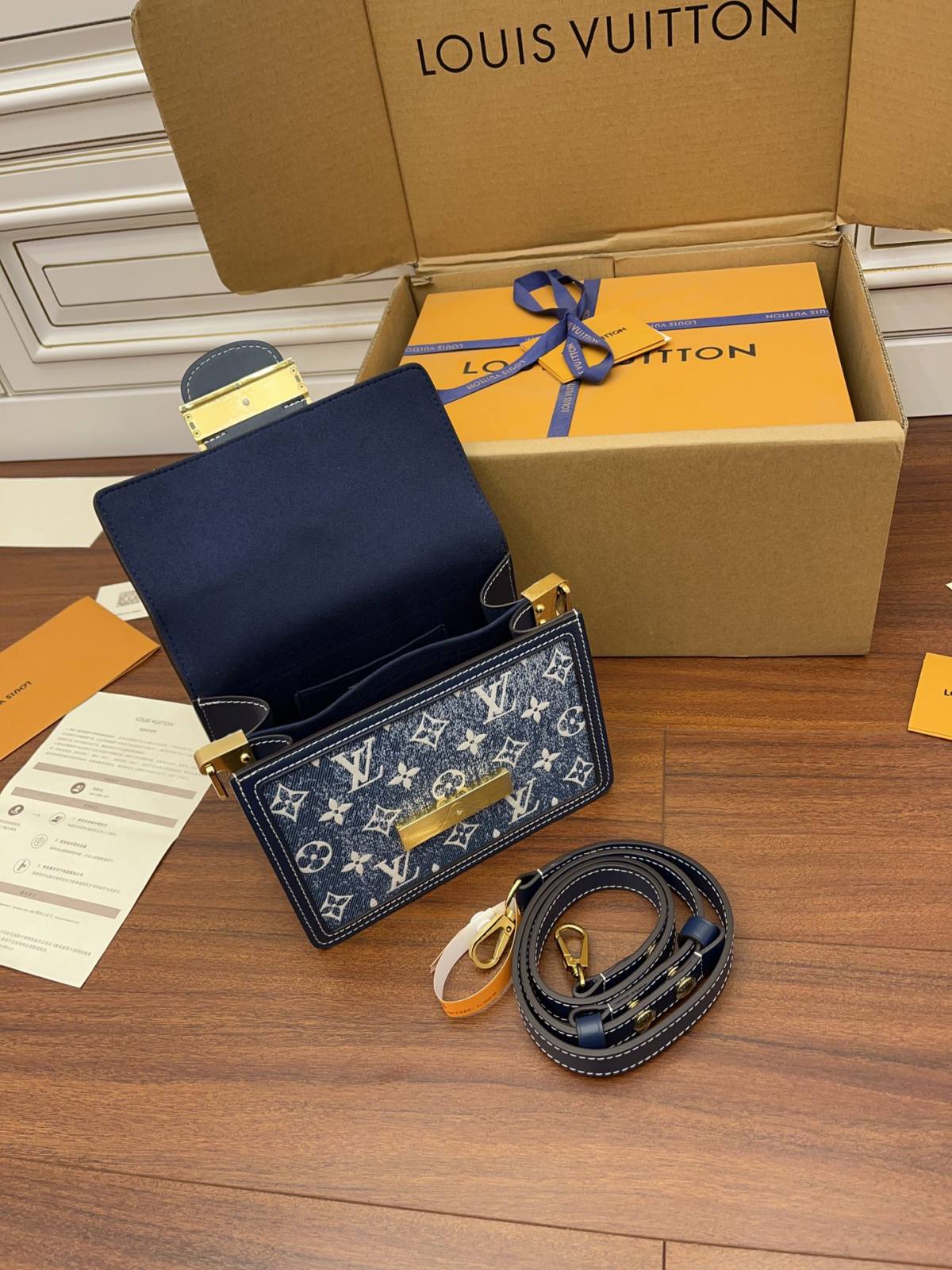 Ellebag’s Replica Mastery: LV M59716 Denim Blue Dauphine Small Handbag-Bescht Qualitéit Fake Louis Vuitton Bag Online Store, Replica Designer Bag ru