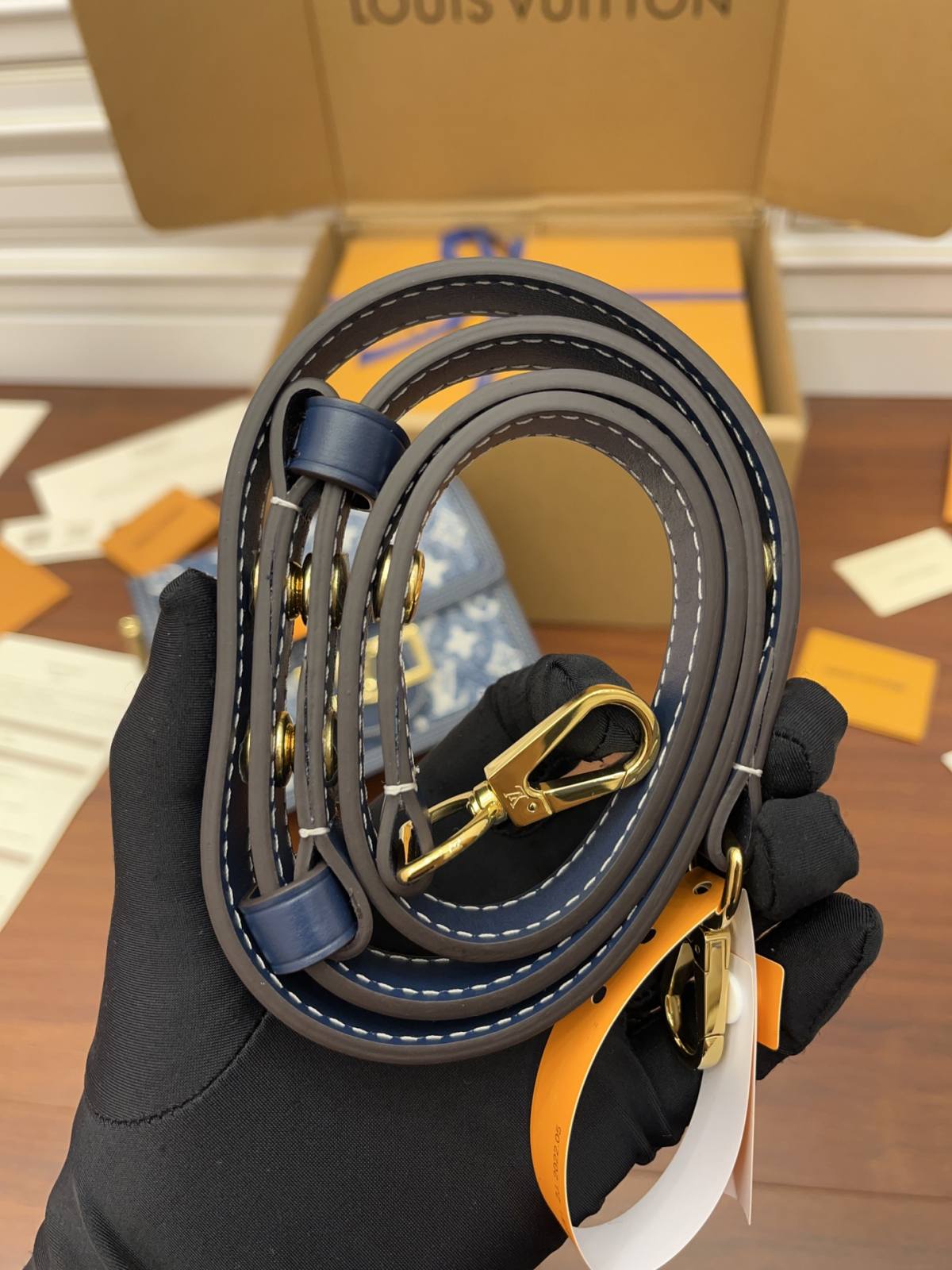 Ellebag’s Replica Mastery: LV M59716 Denim Blue Dauphine Small Handbag-Molemo ka ho Fetisisa Lebenkele la Lebenkele la Marang-rang la Fake Louis Vuitton, Replica designer bag ru