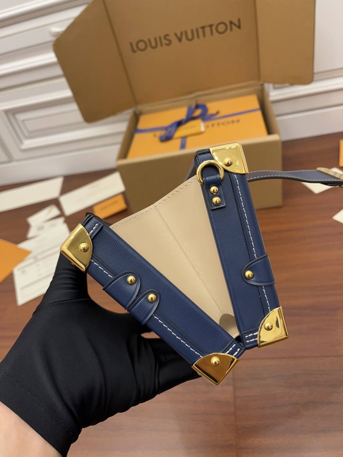 Ellebag’s Replica Excellence: LV PETITE MALLE Handbag M59717-Best Quality Fake Louis Vuitton Bag Online Store, Replica designer bag ru