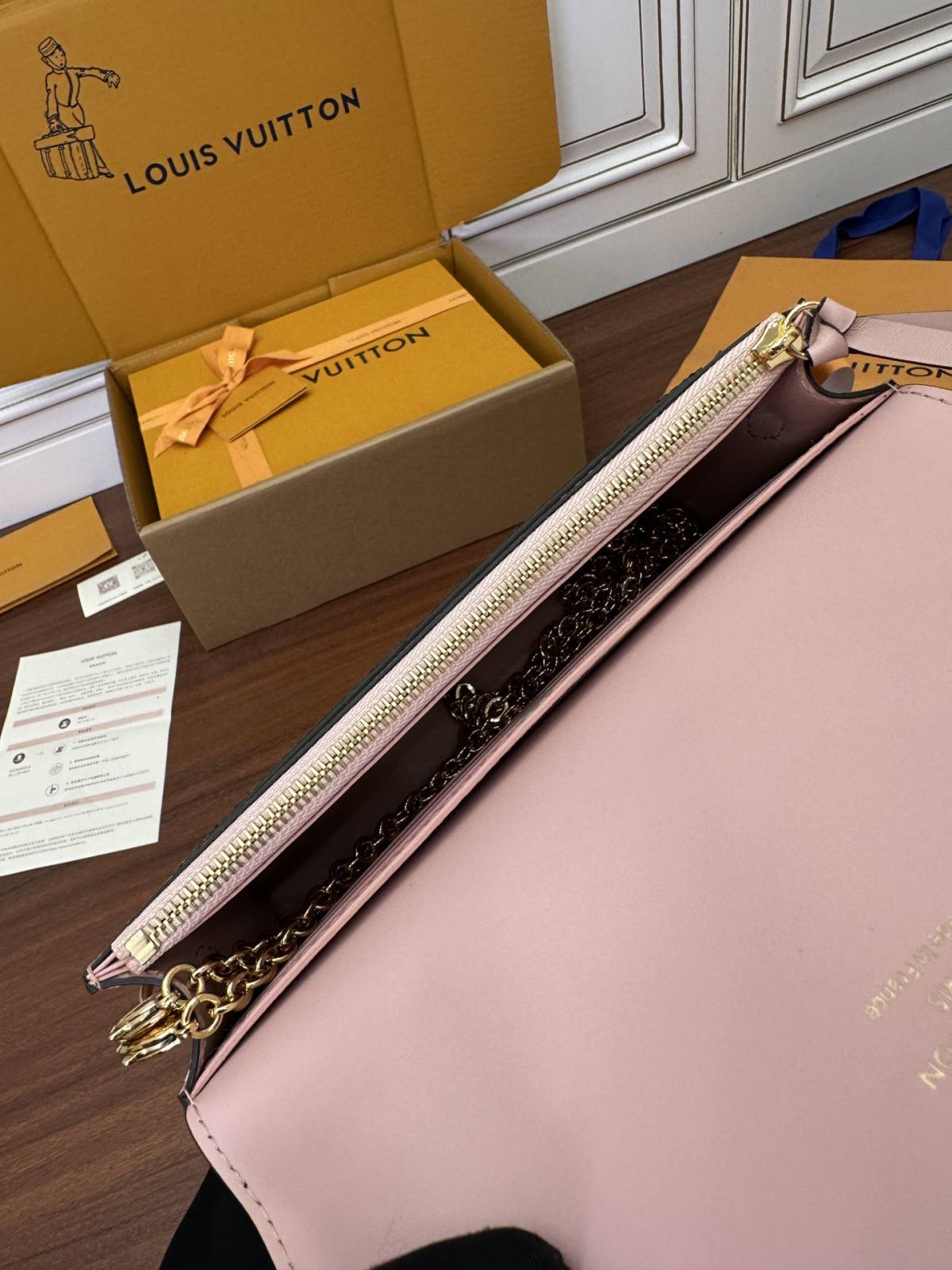 Ellebag’s meticulous replication process for the Louis Vuitton FLORE Chain Wallet (M67405)-Best Quality Fake Louis Vuitton Bag Online Store, Replica designer bag ru