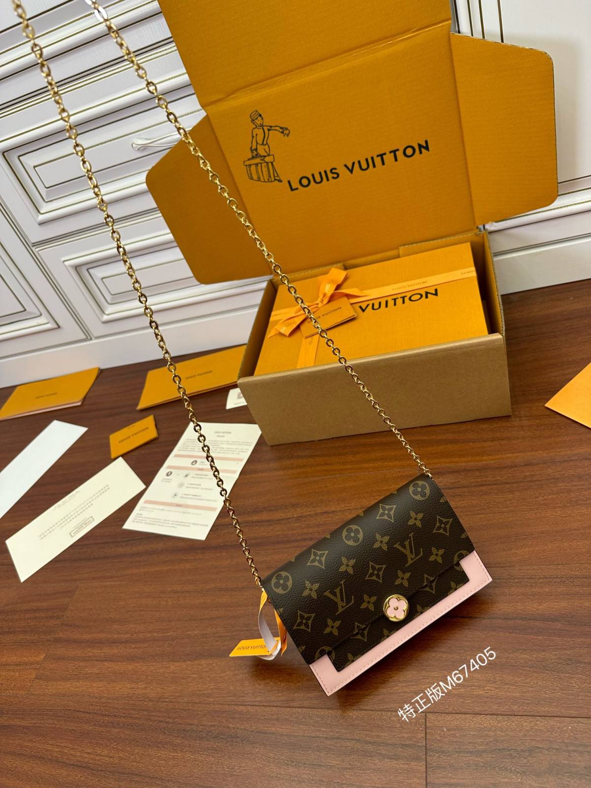 Ellebag’s meticulous replication process for the Louis Vuitton FLORE Chain Wallet (M67405)-Legjobb minőségű hamis Louis Vuitton táska online áruház, replika designer táska ru