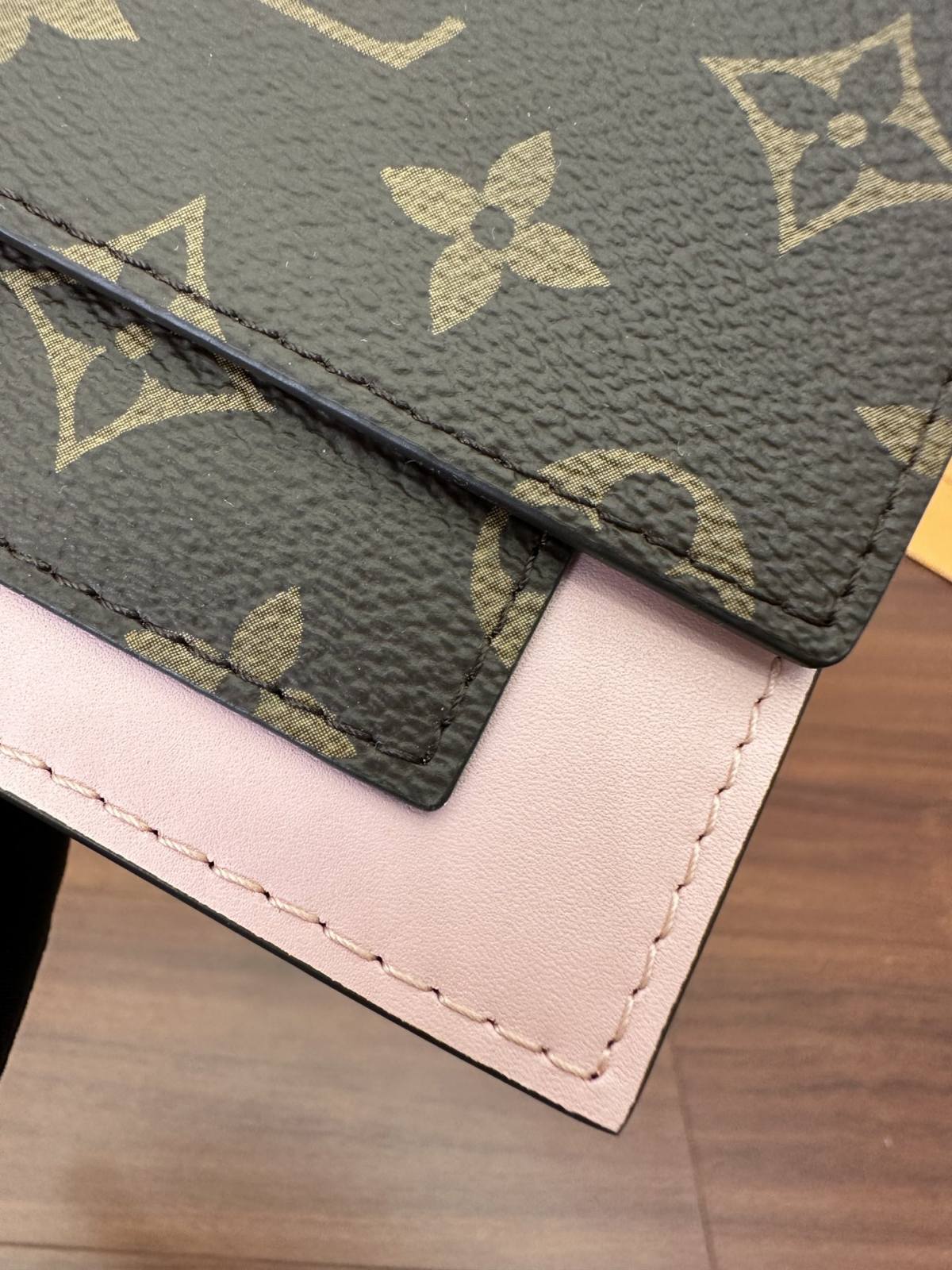 Ellebag’s meticulous replication process for the Louis Vuitton FLORE Chain Wallet (M67405)-Duka la Mtandaoni la Begi Bandia ya Louis Vuitton ya Ubora, Begi la wabuni wa Replica ru