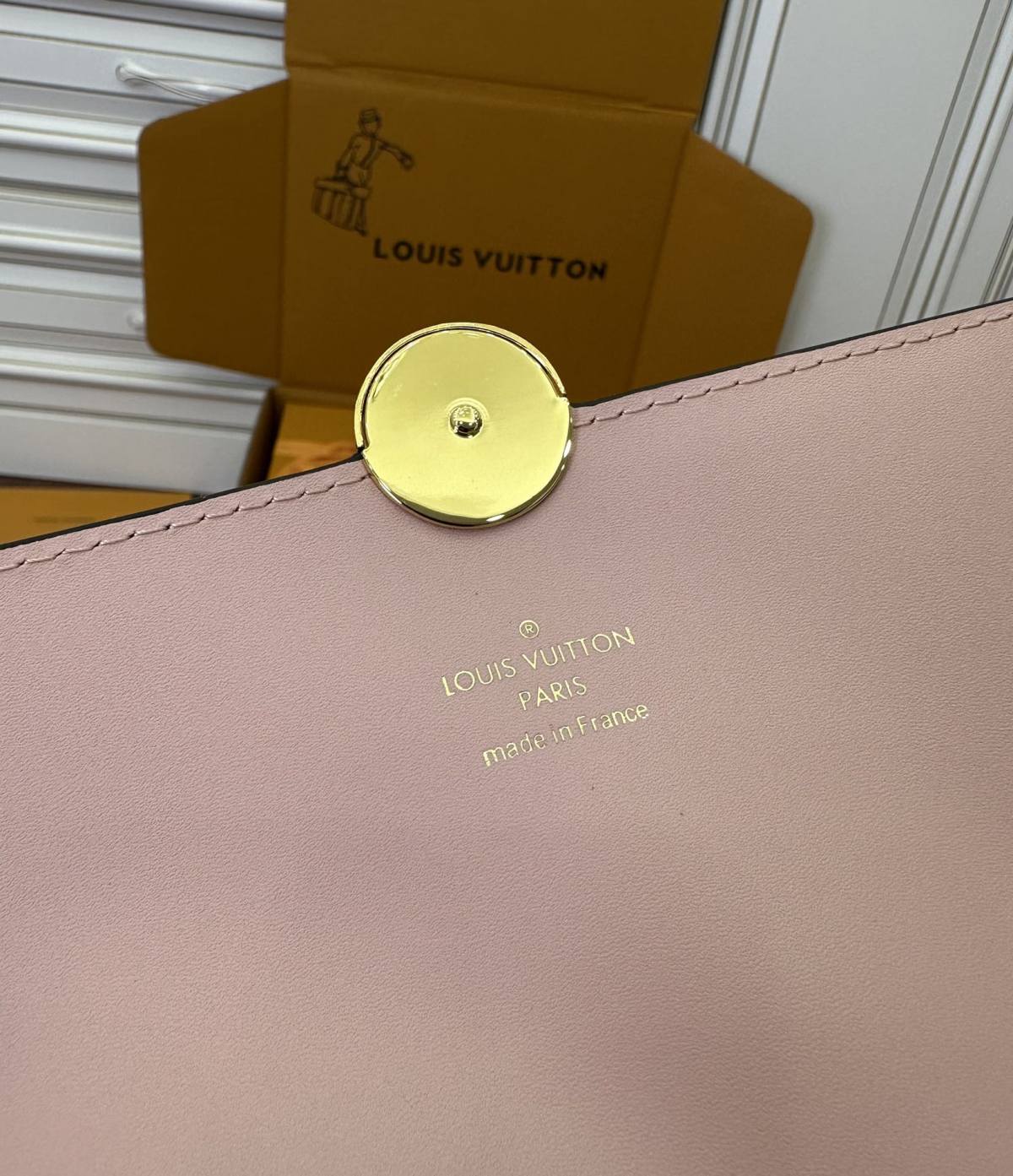 Ellebag’s meticulous replication process for the Louis Vuitton FLORE Chain Wallet (M67405)-Legjobb minőségű hamis Louis Vuitton táska online áruház, replika designer táska ru