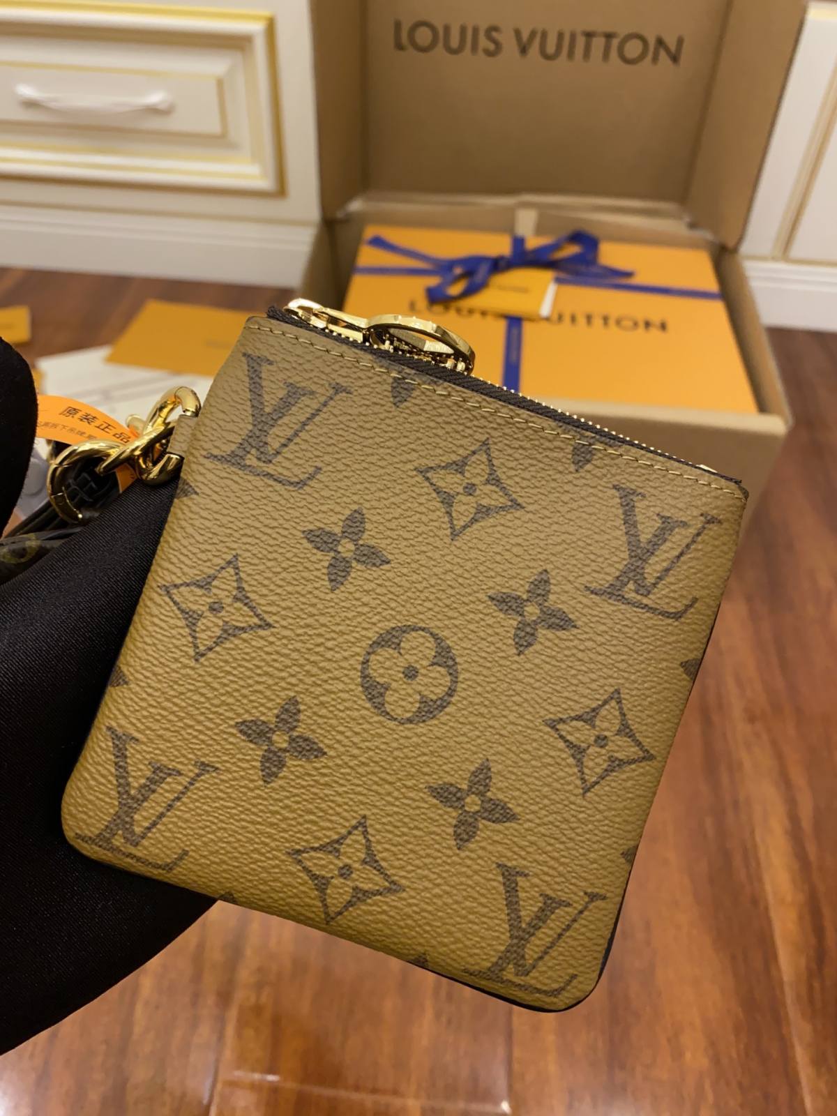 Ellebag’s Expert Replica Craftsmanship: Louis Vuitton Trio Pouch M68756-Negozio in linea della borsa falsa di Louis Vuitton di migliore qualità, borsa del progettista della replica ru