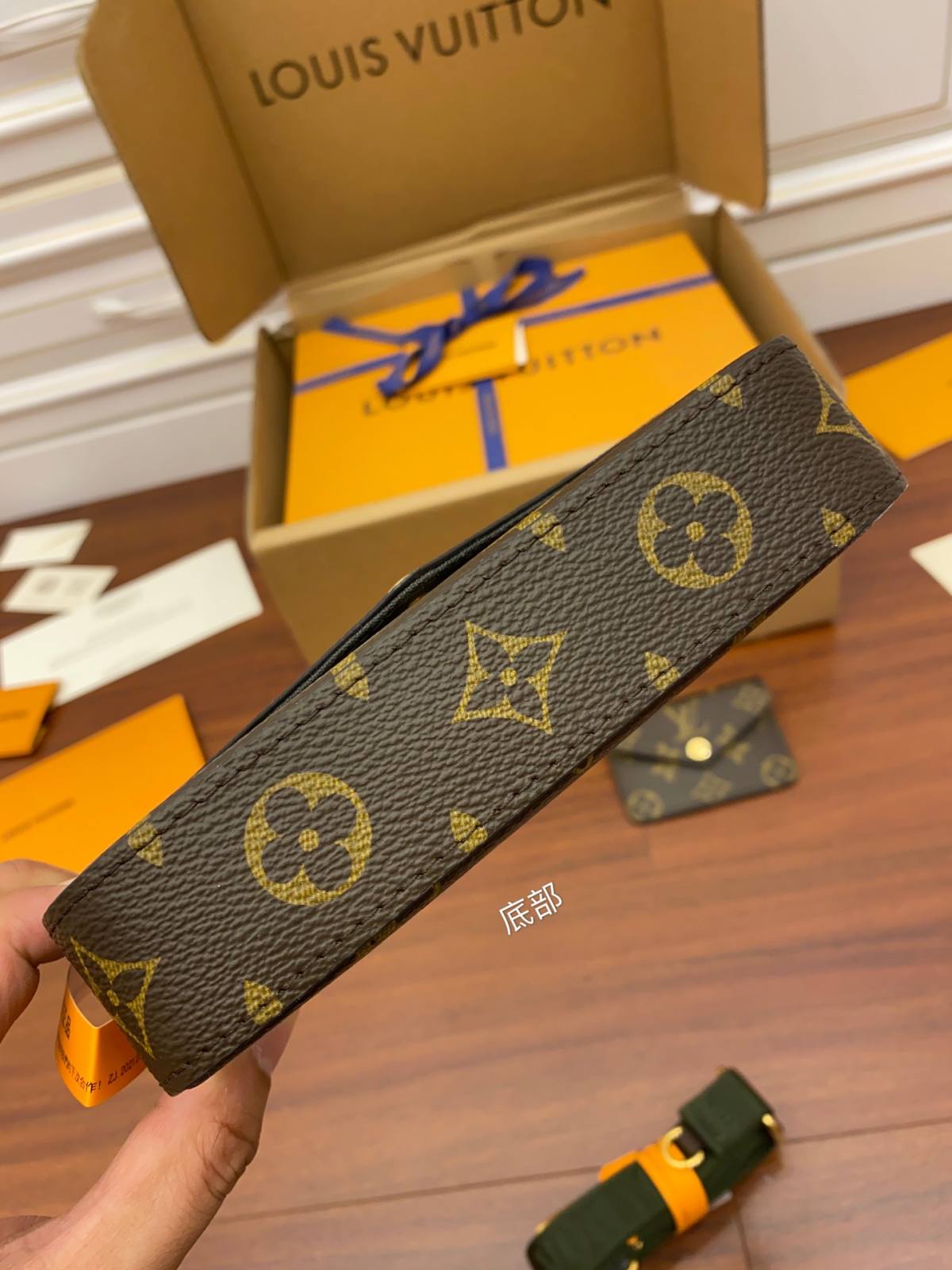 Ellebag’s Precision Crafted Replica of LV FÉLICIE Felicie Strap & Go M80091: A Green Marvel-Zoo Zoo Fake Louis Vuitton Hnab Online Khw, Replica designer hnab ru