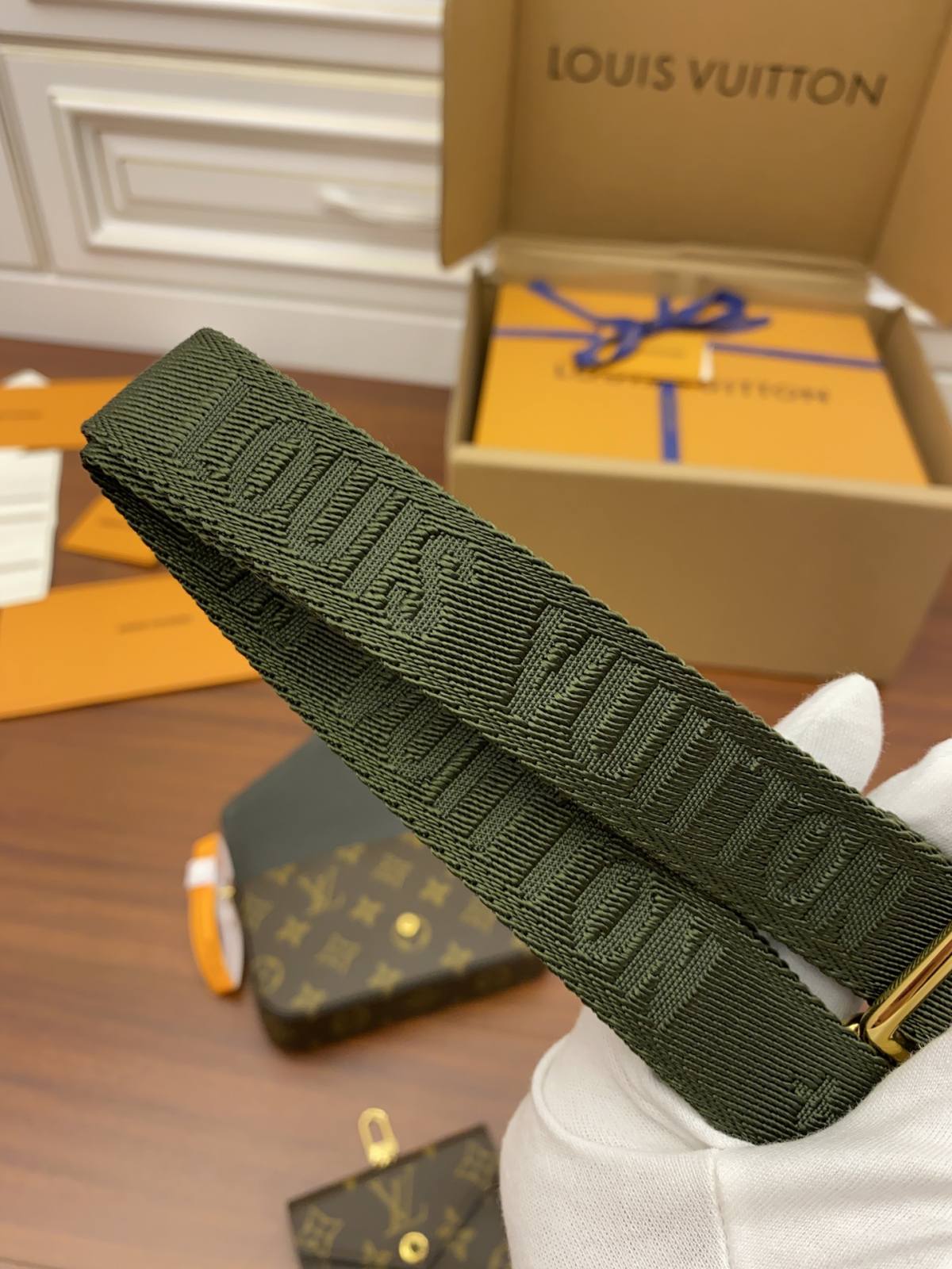 Ellebag’s Precision Crafted Replica of LV FÉLICIE Felicie Strap & Go M80091: A Green Marvel-Negozio in linea della borsa falsa di Louis Vuitton di migliore qualità, borsa del progettista della replica ru