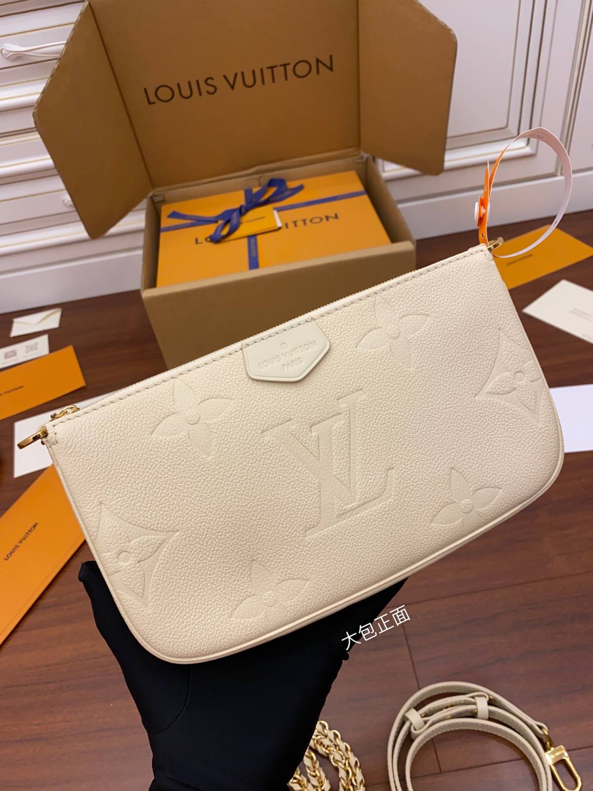 Ellebag’s Replica Craftsmanship of Louis Vuitton M80447 Milky White Multi Pochette Accessoires-Pangalusna kualitas palsu Louis Vuitton Kantong Toko Online, Replica desainer kantong ru