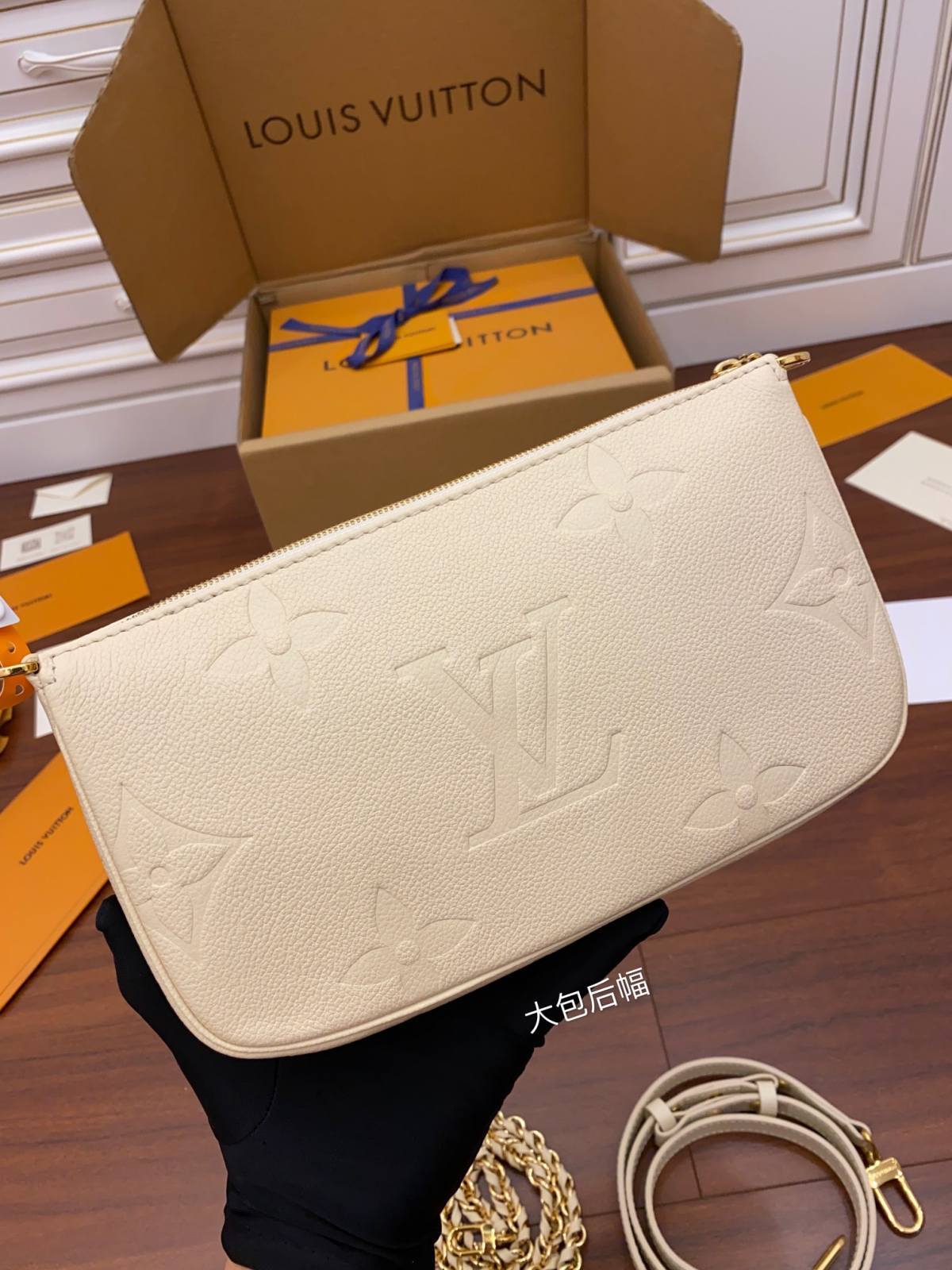 Ellebag’s Replica Craftsmanship of Louis Vuitton M80447 Milky White Multi Pochette Accessoires-Negozio in linea della borsa falsa di Louis Vuitton di migliore qualità, borsa del progettista della replica ru