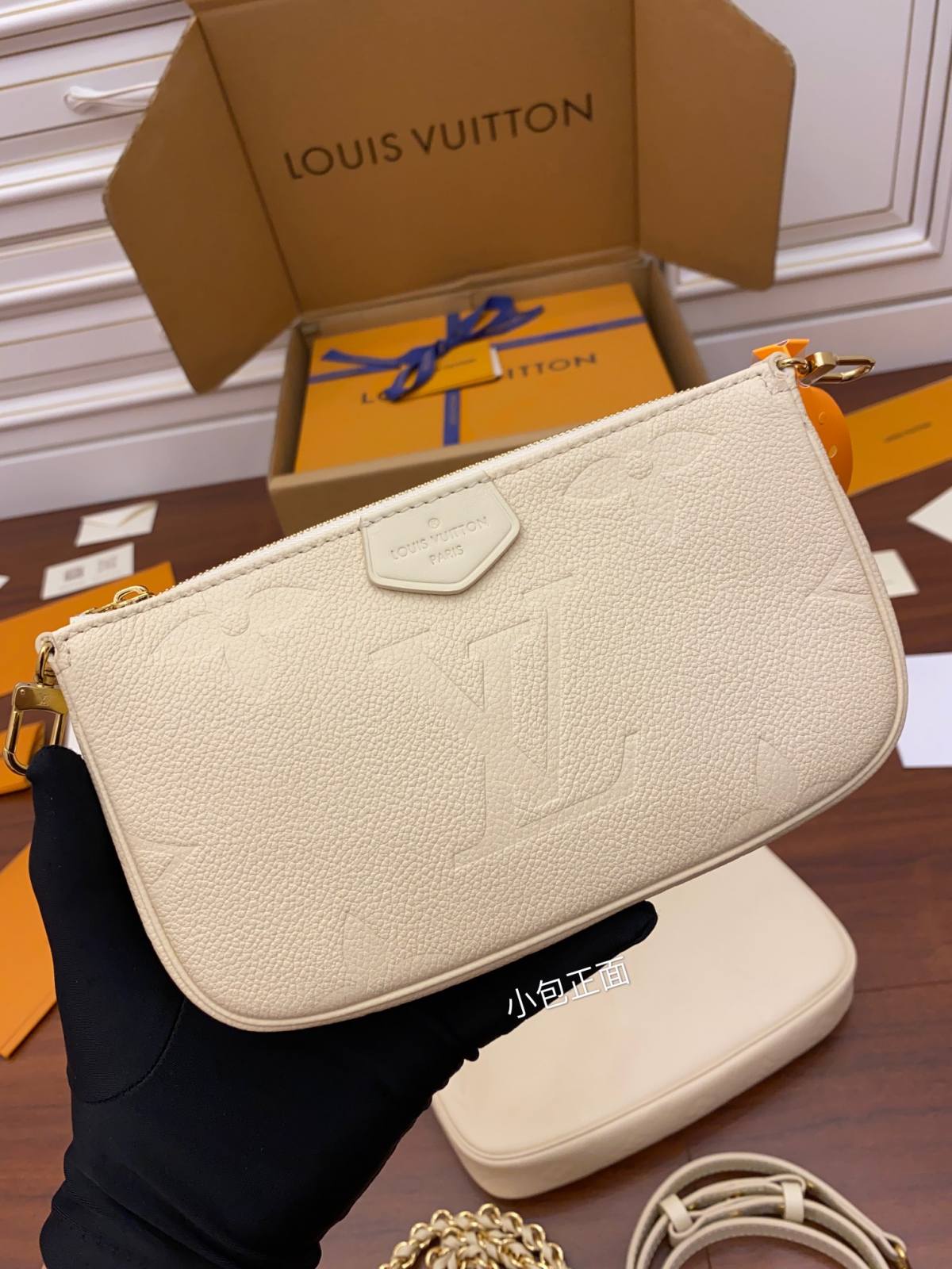 Ellebag’s Replica Craftsmanship of Louis Vuitton M80447 Milky White Multi Pochette Accessoires-Pangalusna kualitas palsu Louis Vuitton Kantong Toko Online, Replica desainer kantong ru