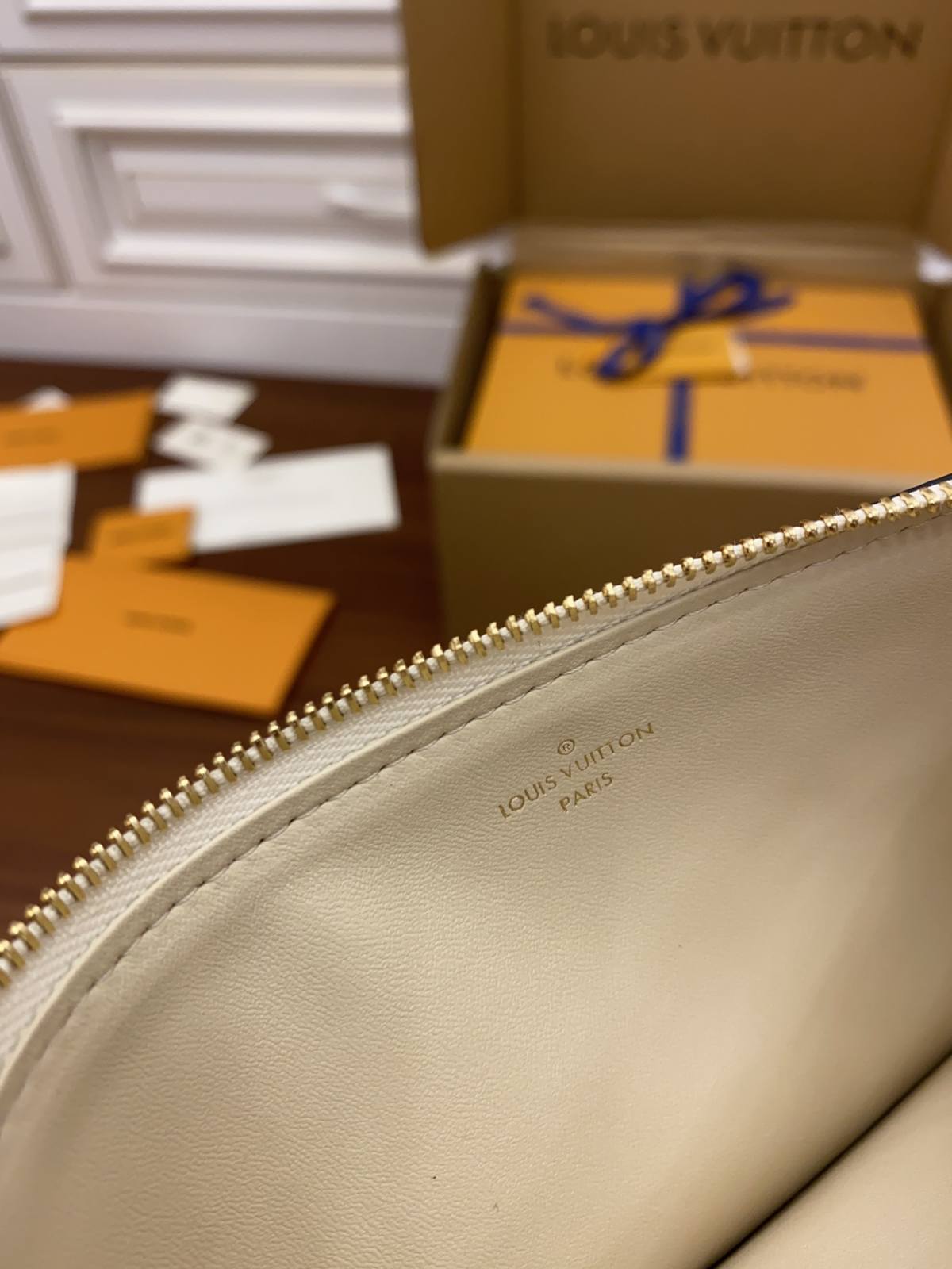 Ellebag’s Replica Excellence: Louis Vuitton M80498 Yellow Special Edition FÉLICIE Felicie Pochette Chain Bag in Monogram Empreinte Grained Leather-ຄຸນະພາບທີ່ດີທີ່ສຸດ Fake Louis Vuitton Bag Online Store, Replica designer bag ru