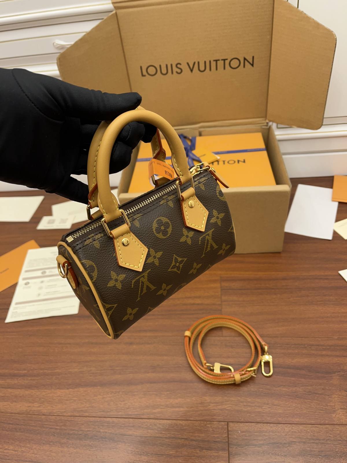 Ellebag Factory’s Exquisite Replication of the Louis Vuitton NANO SPEEDY Handbag (M81085)-最好的質量假路易威登包網上商店，複製設計師包 ru