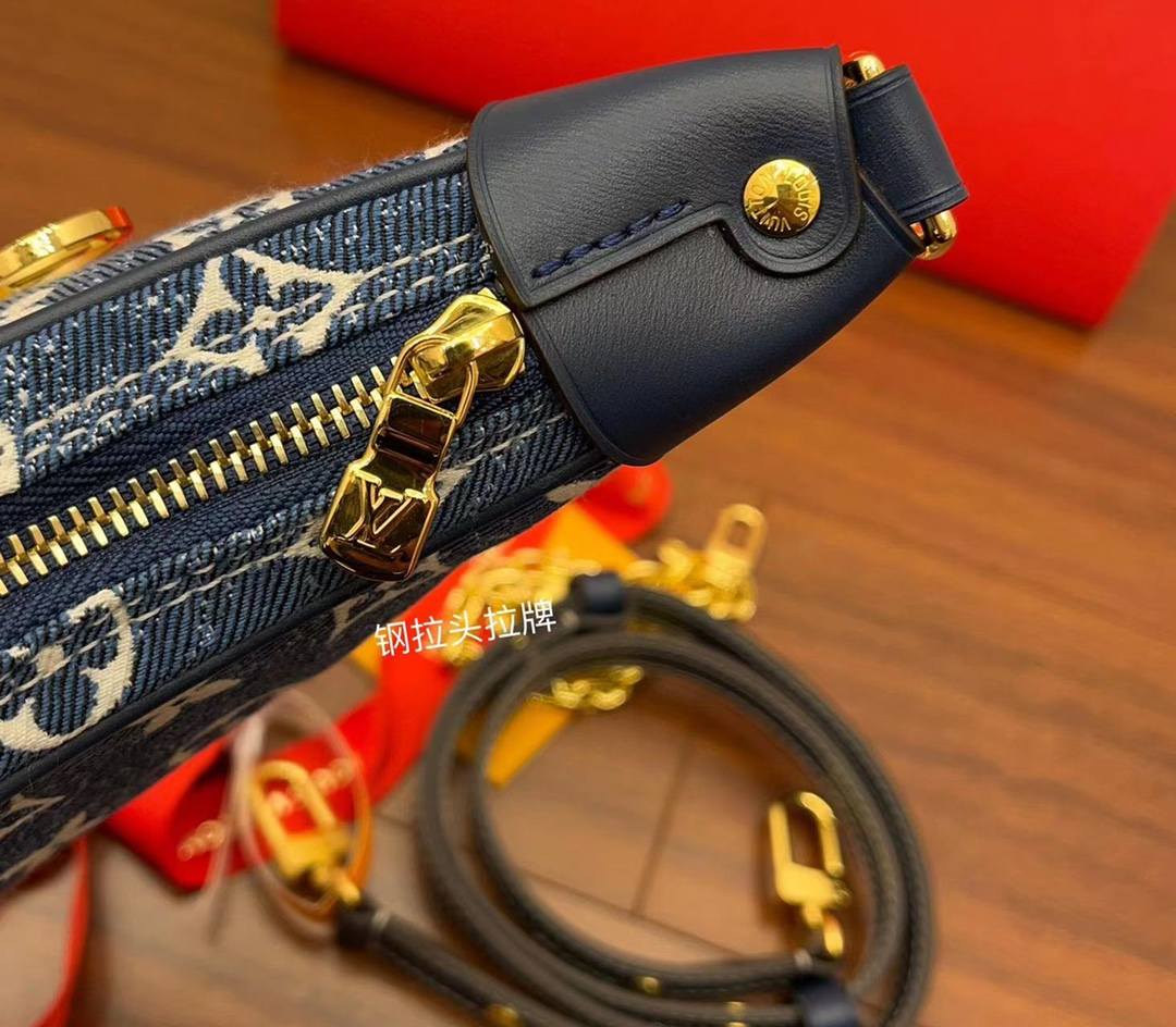 Ellebag Factory’s Expert Replication of Louis Vuitton M81166 LOOP Handbag – A Blend of Denim and Luxury-Umgangatho ogqwesileyo woMgangatho weFake weLouis Vuitton kwiVenkile ye-Intanethi, ibhegi yomyili weReplica ru