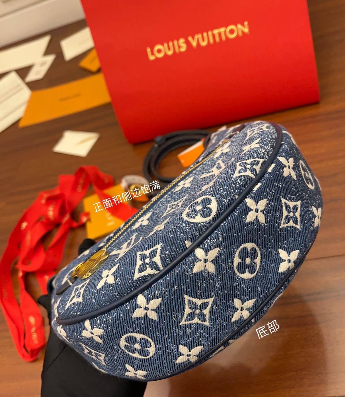 Ellebag Factory’s Expert Replication of Louis Vuitton M81166 LOOP Handbag – A Blend of Denim and Luxury-Best Quality Replica designer Bag factory in China