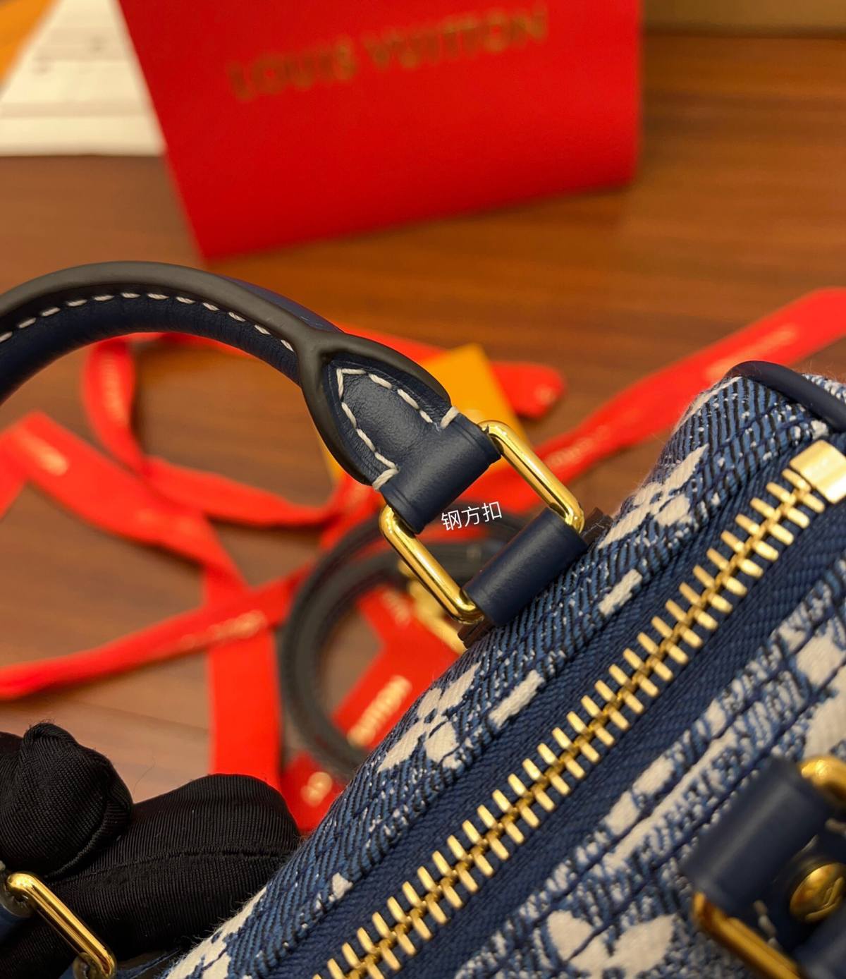 Ellebag Factory’s Masterful Replication of Louis Vuitton M81168 NANO SPEEDY Handbag in Blue Monogram Embossed Denim-Meilleure qualité de faux sac Louis Vuitton en ligne, réplique de sac de créateur ru