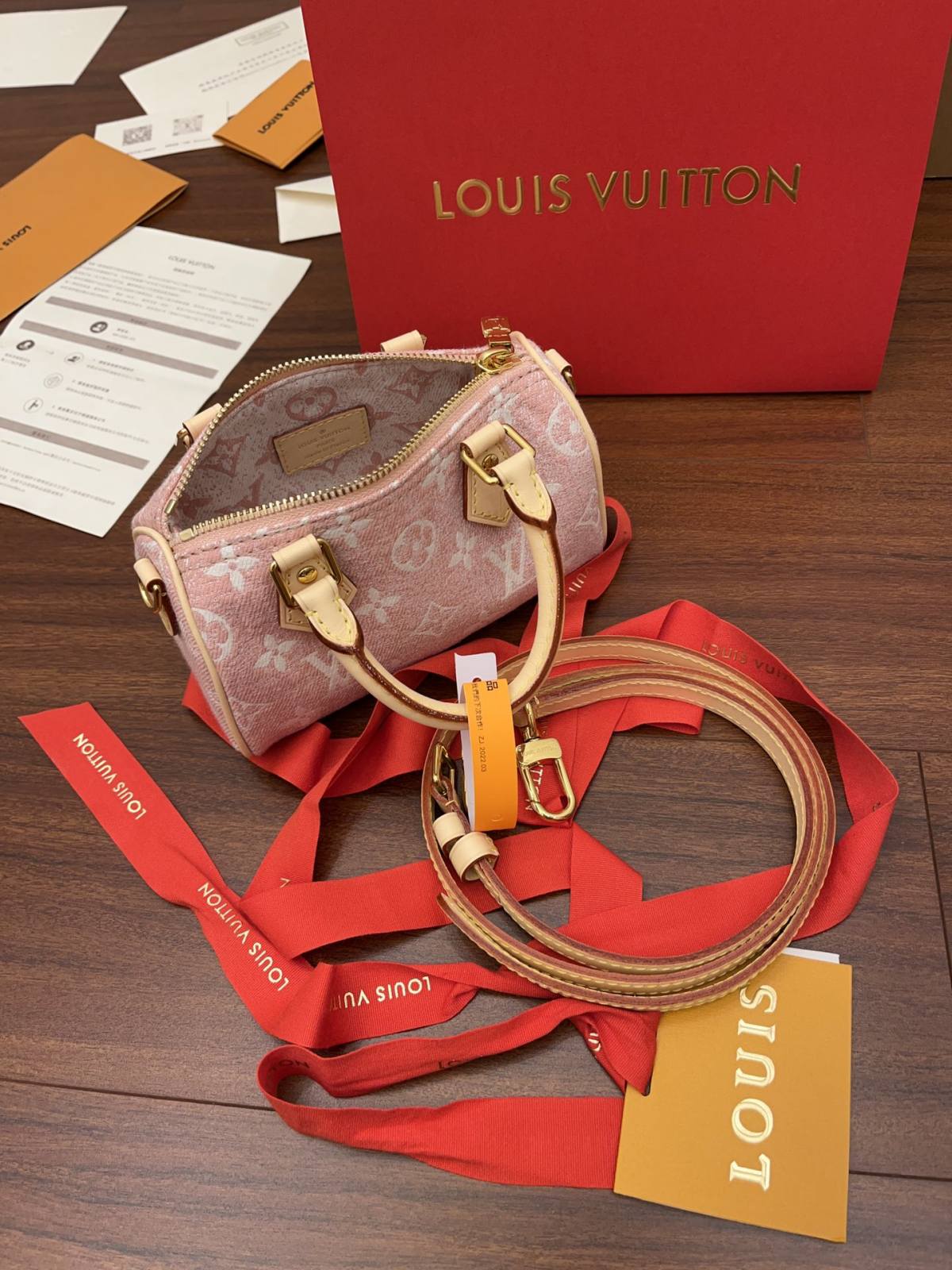 Ellebag Factory’s Replication Craftsmanship for Louis Vuitton M81213 Nano Speedy Handbag in Pink-最好的質量假路易威登包網上商店，複製設計師包 ru