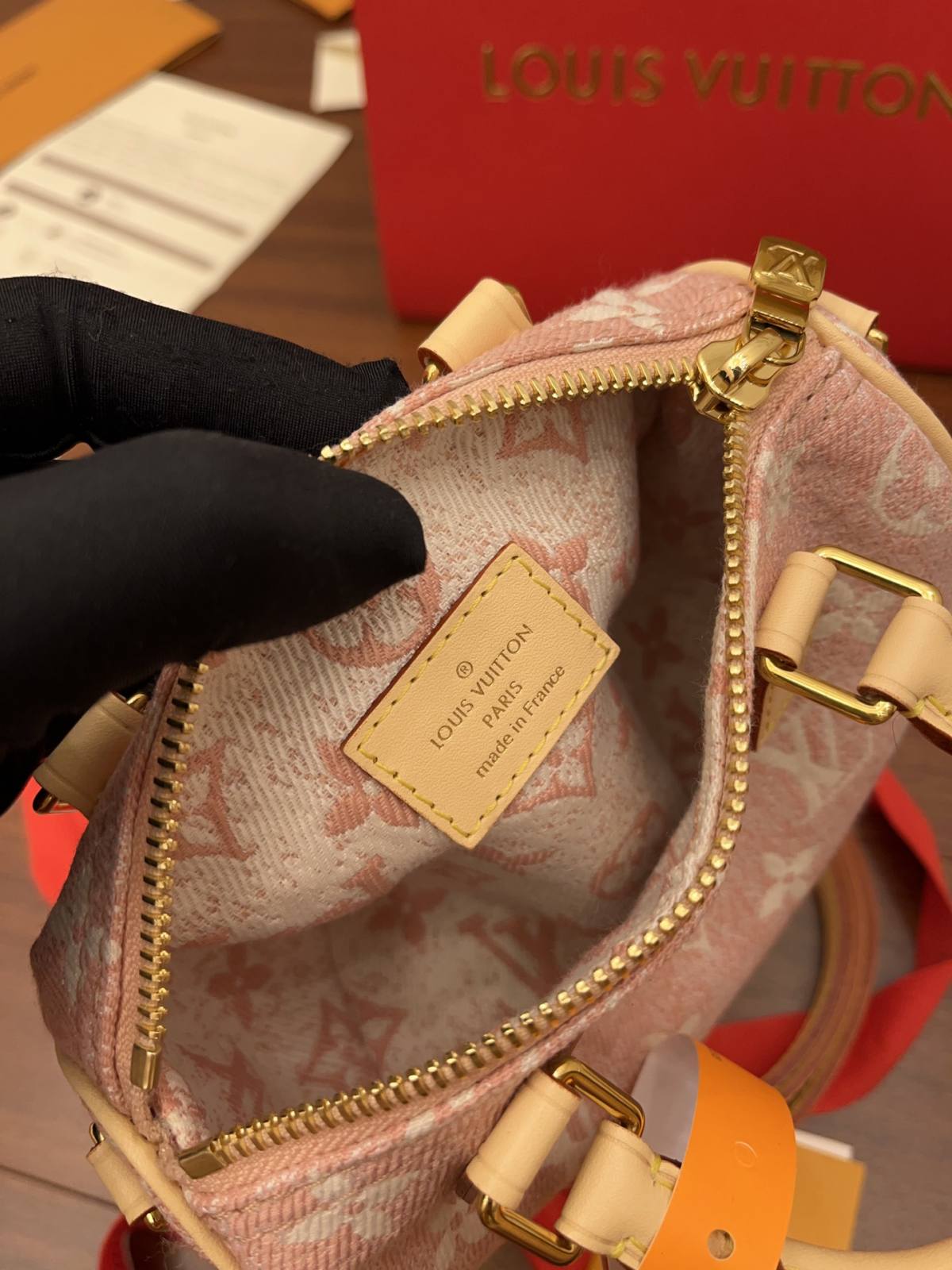 Ellebag Factory’s Replication Craftsmanship for Louis Vuitton M81213 Nano Speedy Handbag in Pink-Bedste kvalitet Fake Louis Vuitton Bag Online Store, Replica designer bag ru