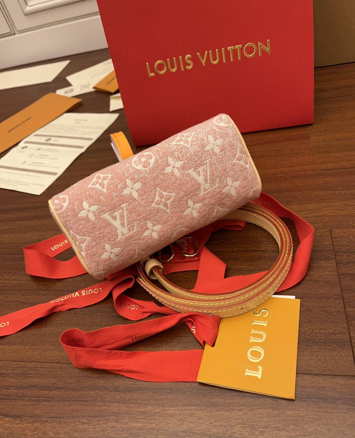 Ellebag Factory’s Replication Craftsmanship for Louis Vuitton M81213 Nano Speedy Handbag in Pink-Legjobb minőségű hamis Louis Vuitton táska online áruház, replika designer táska ru