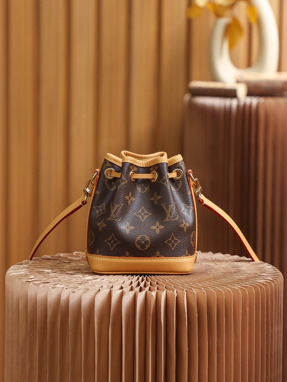 Ellebag Factory’s Expert Replication of Louis Vuitton M81266 Nano Noé Handbag-Интернет-магазин поддельной сумки Louis Vuitton лучшего качества, копия дизайнерской сумки ru