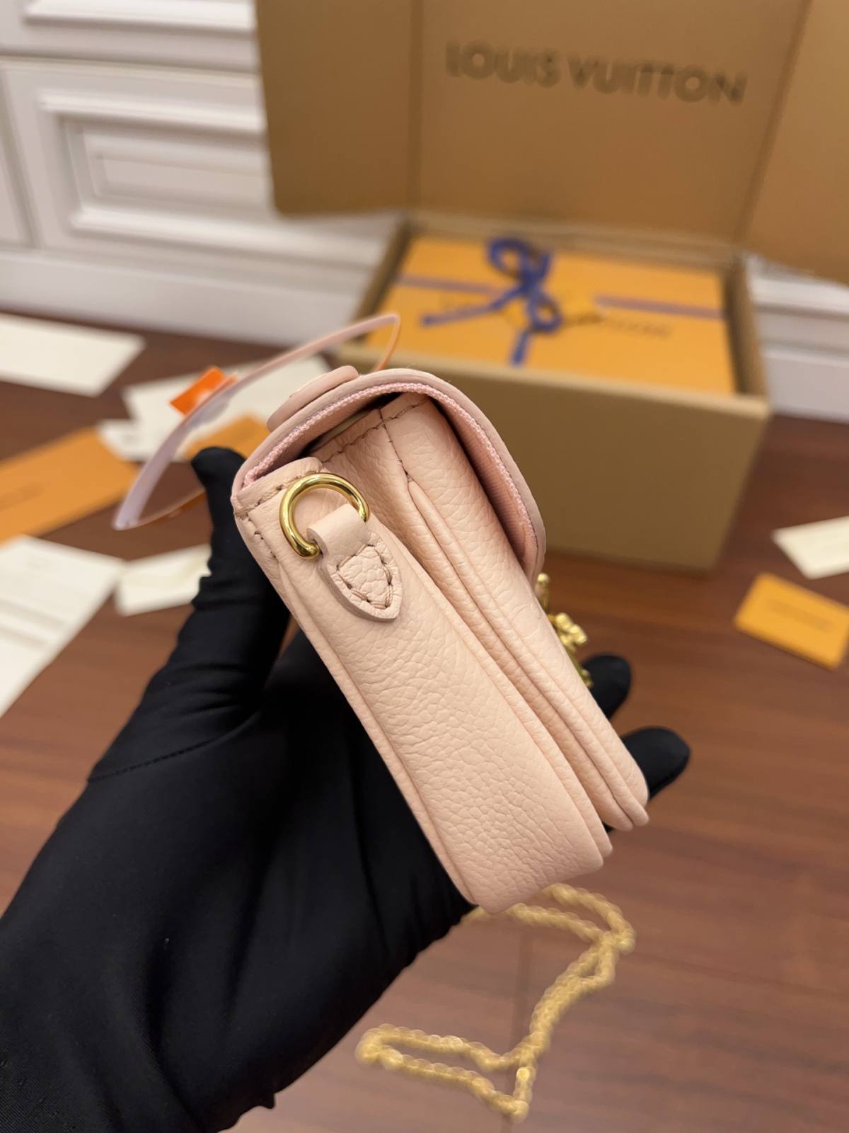 Ellebag Factory’s Replication Craftsmanship for Louis Vuitton M81389 Metis in Full Leather Super Mini, Pink-Najlepsza jakość fałszywych torebek Louis Vuitton Sklep internetowy, projektant repliki torebki ru