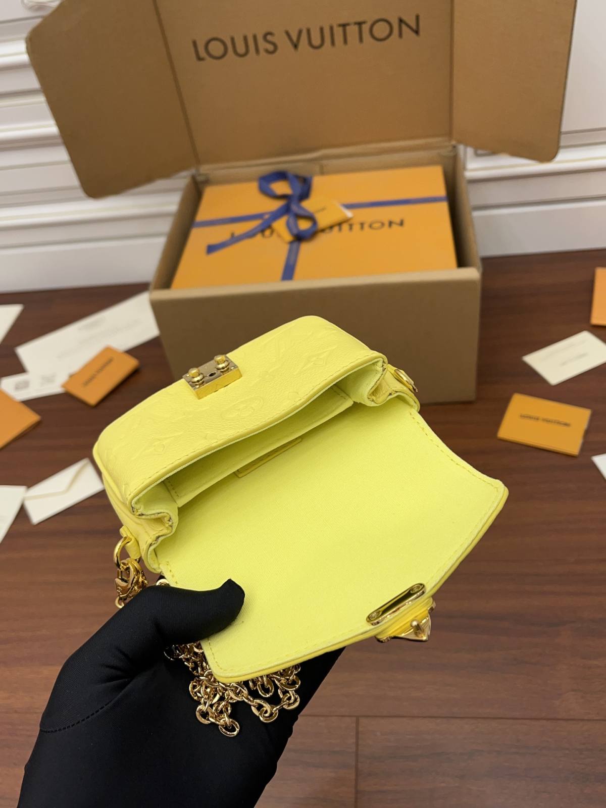 Ellebag Factory’s Exquisite Replication Techniques for Louis Vuitton M81407 Metis Bag Super Mini in Yellow Full Leather-Best Quality Fake Louis Vuitton Bag Online Store, Replica designer bag ru