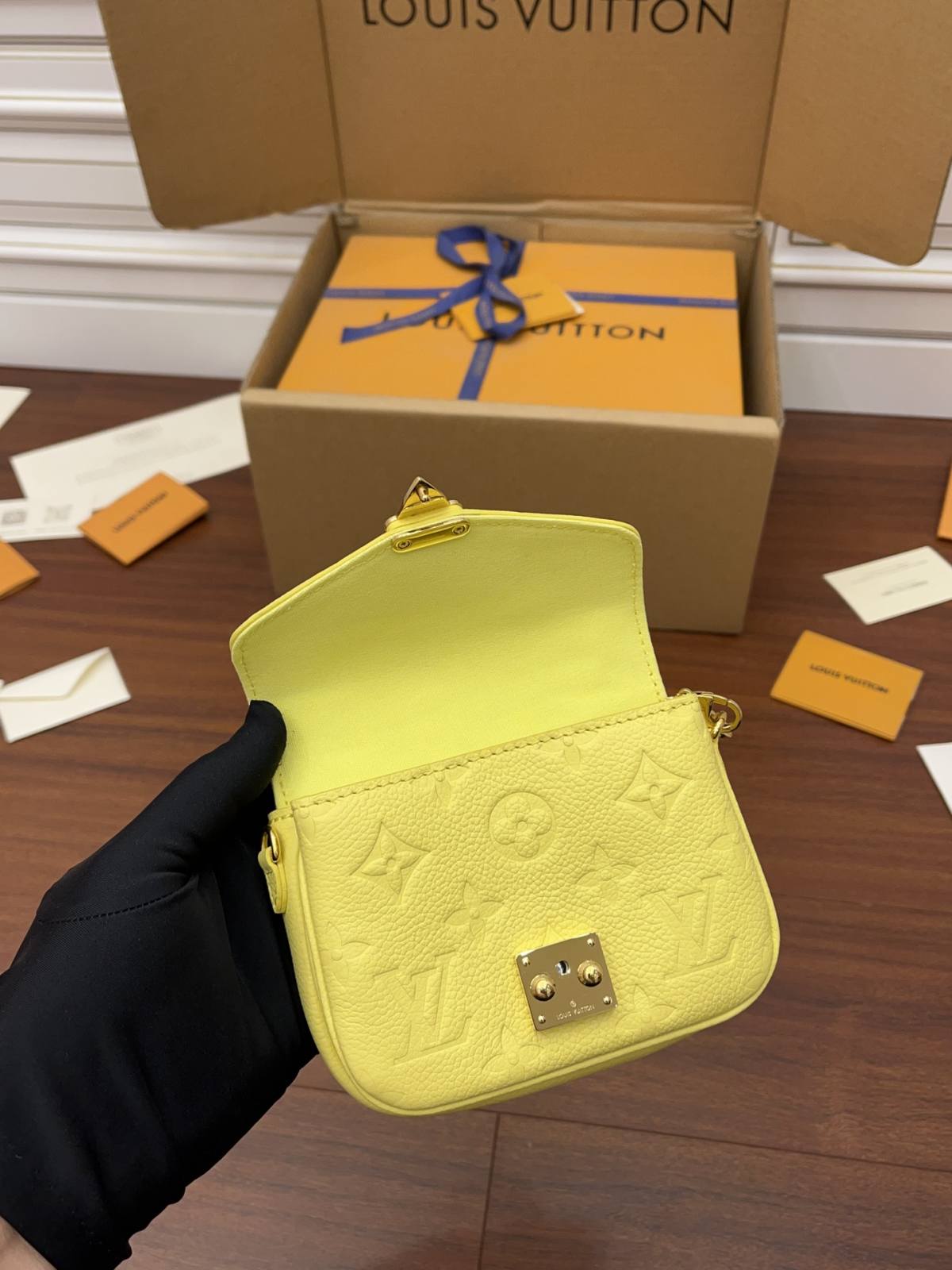 Ellebag Factory’s Exquisite Replication Techniques for Louis Vuitton M81407 Metis Bag Super Mini in Yellow Full Leather-Best Quality Fake Louis Vuitton Bag Online Store, Replica designer bag ru