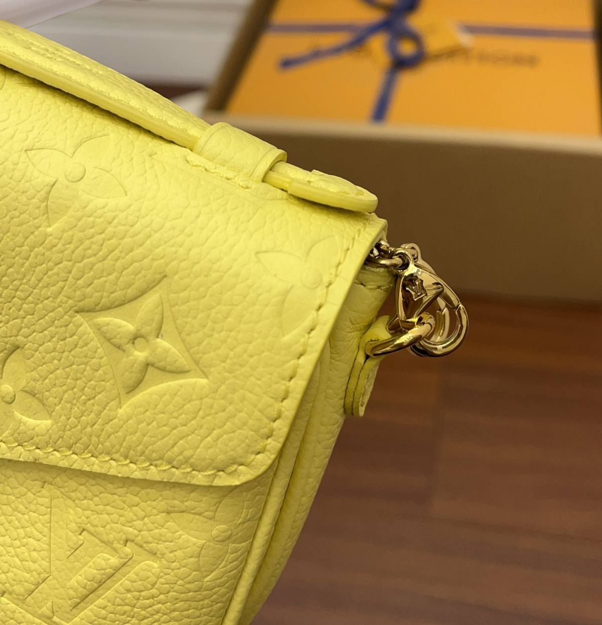 Ellebag Factory’s Exquisite Replication Techniques for Louis Vuitton M81407 Metis Bag Super Mini in Yellow Full Leather-Best Quality Fake Louis Vuitton Bag Online Store, Replica designer bag ru