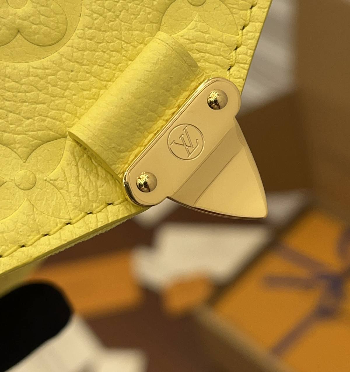 Ellebag Factory’s Exquisite Replication Techniques for Louis Vuitton M81407 Metis Bag Super Mini in Yellow Full Leather-Tulaga sili ona lelei Fake Louis Vuitton Bag Faleoloa i luga ole laiga, Replica designer bag ru