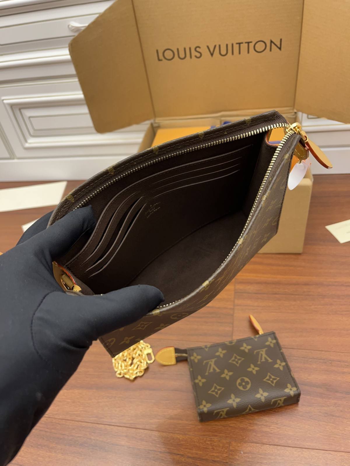 Ellebag Factory’s Exemplary Replication Techniques for Louis Vuitton M81412 Toiletry Pouch on Chain Handbag-Online obchod s falošnou taškou Louis Vuitton najvyššej kvality, replika značkovej tašky ru